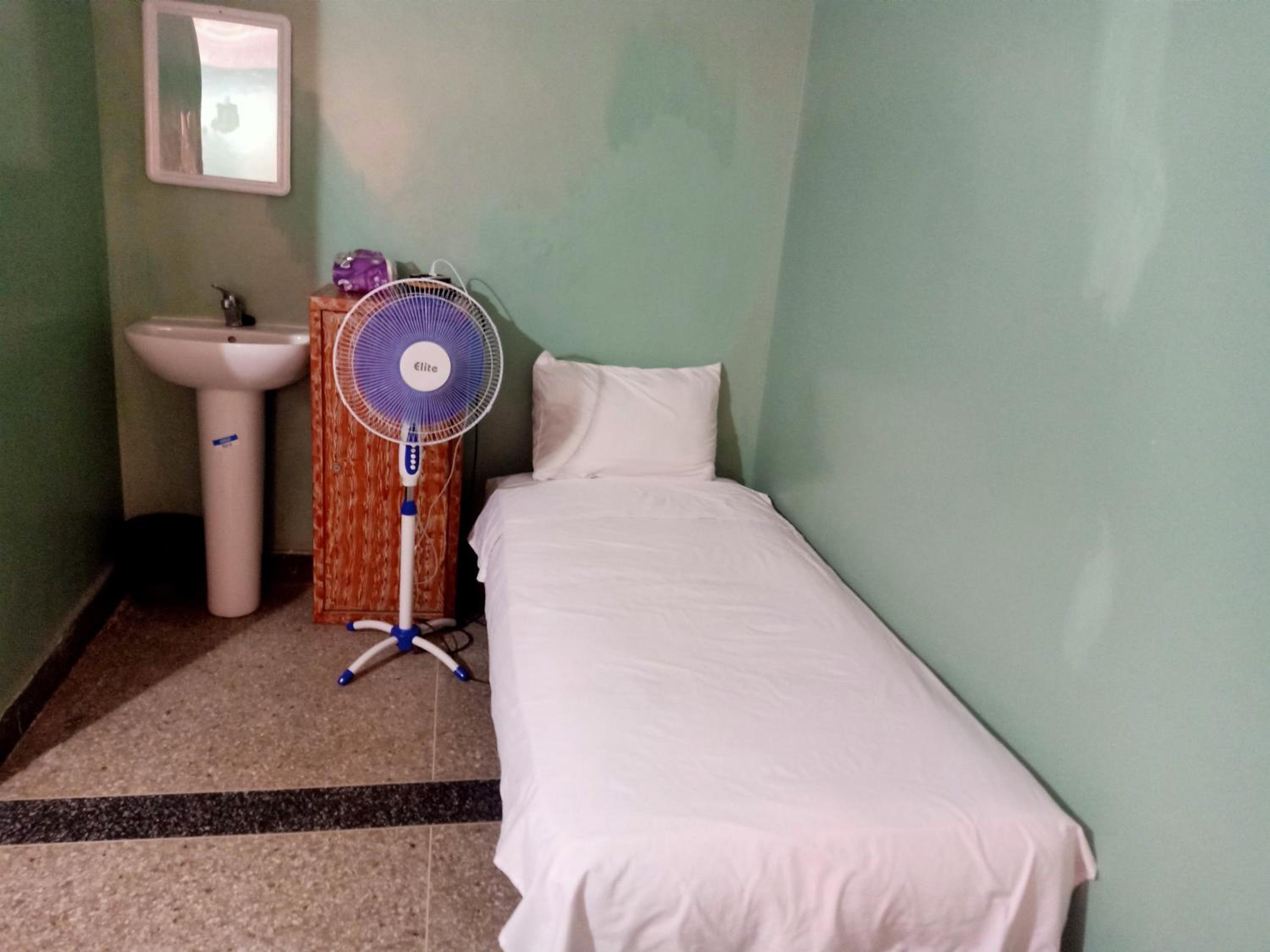 Economy Double Room photo 2