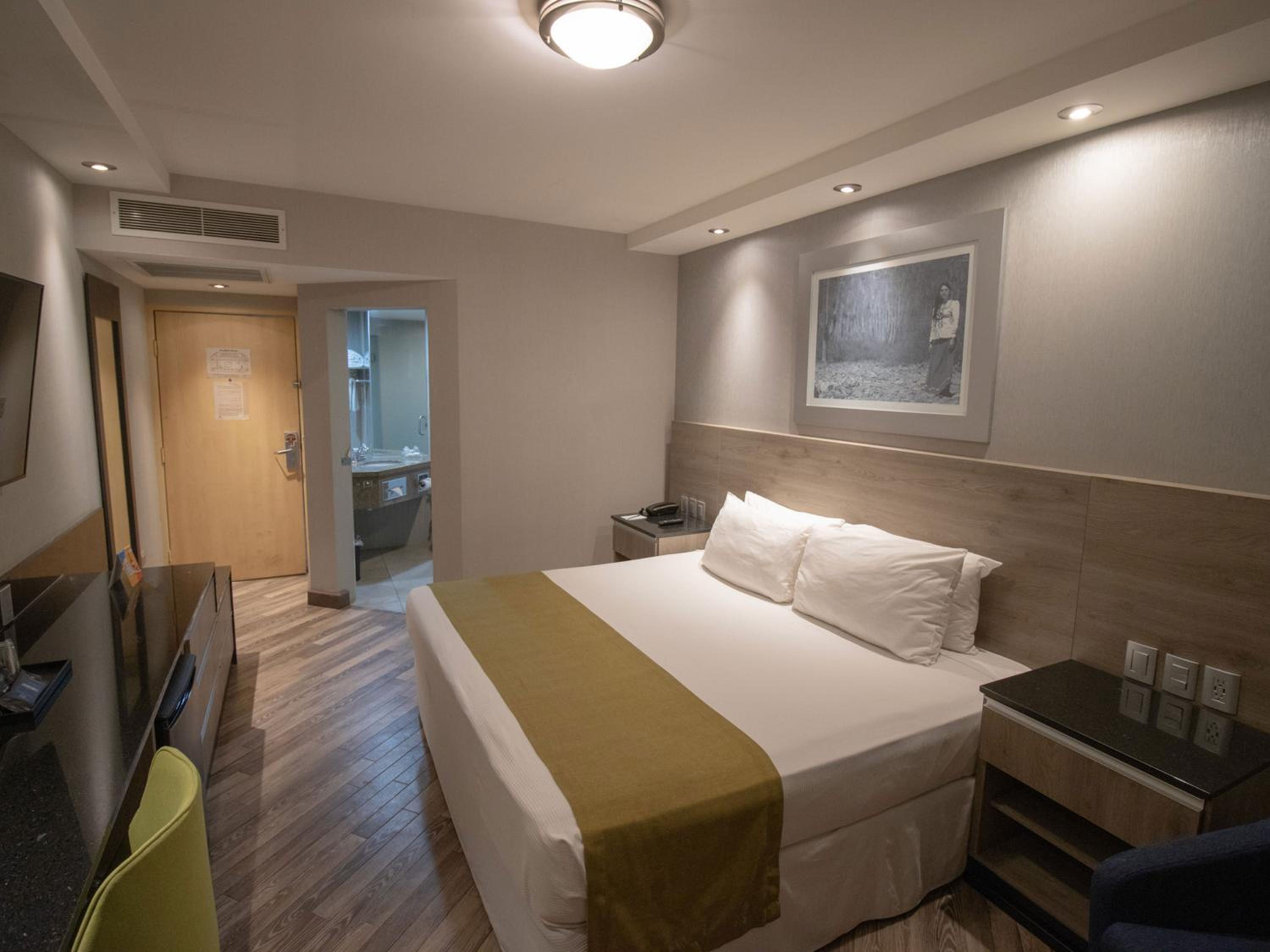 Superior King Room - Photo 2