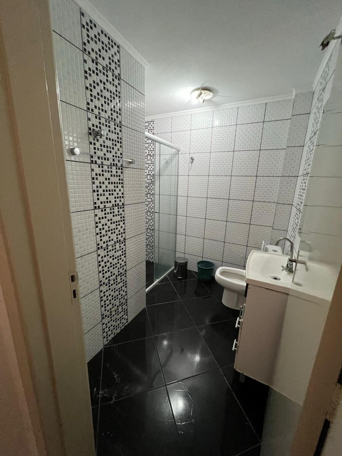 Three-Bedroom Apartment photo 2