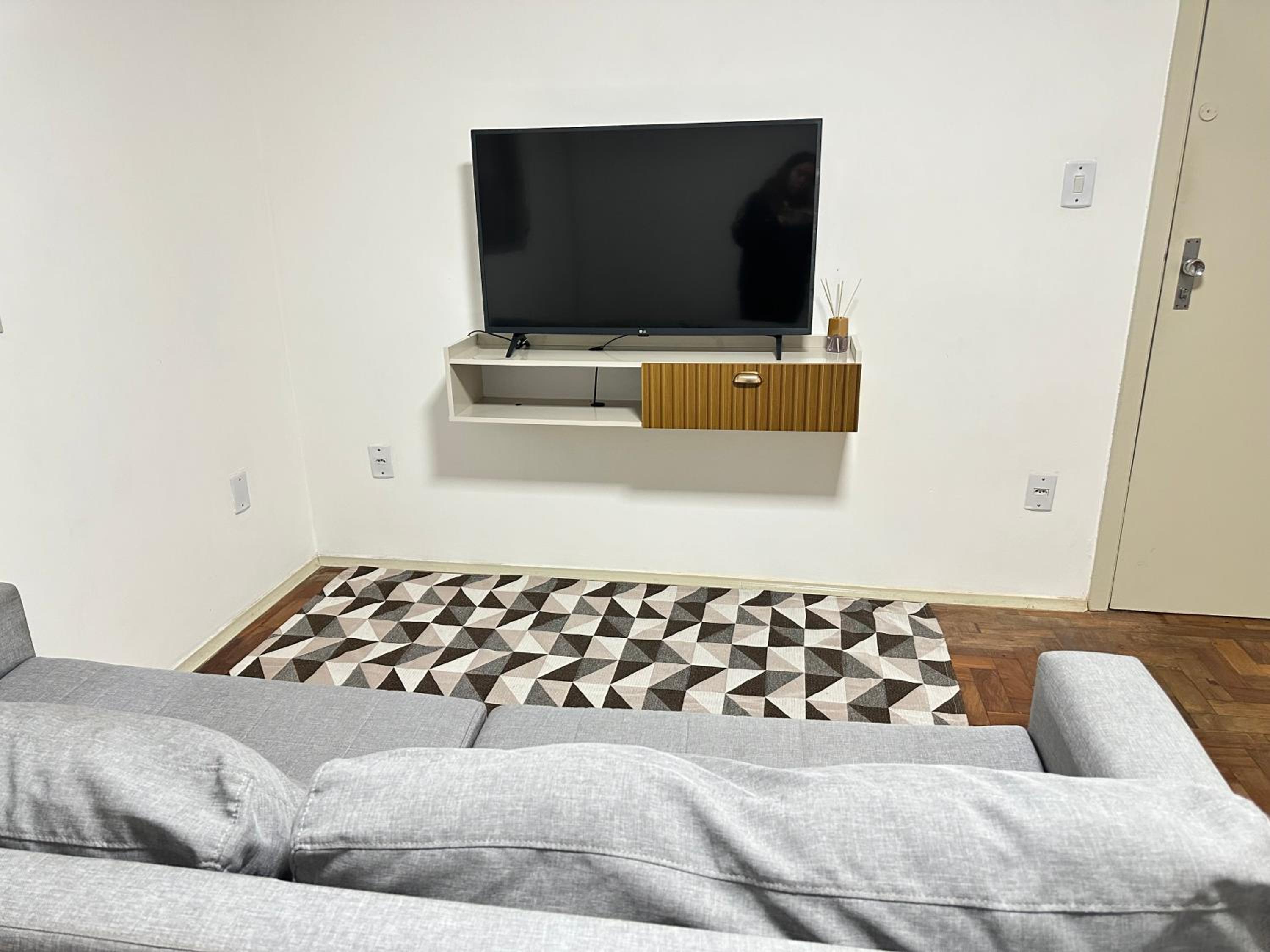 Three-Bedroom Apartment photo 3