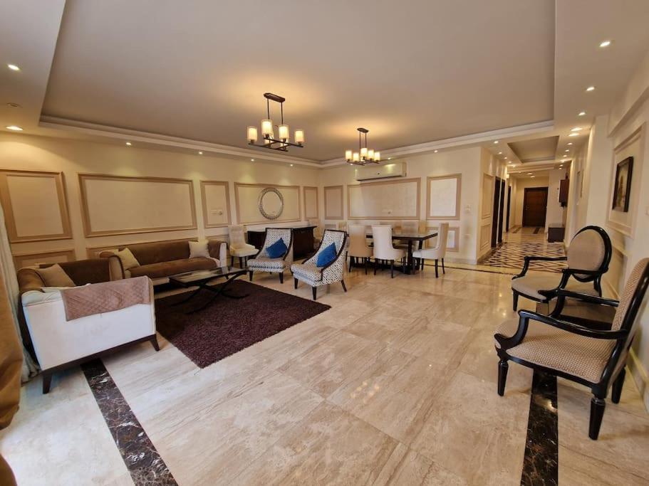 Three-Bedroom Premium Apartment With Balcony