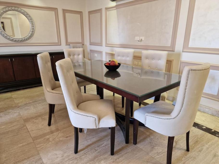 Three-Bedroom Premium Apartment With Balcony photo 2