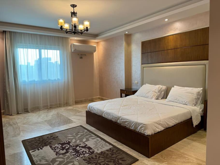 Three-Bedroom Premium Apartment With Balcony photo 2