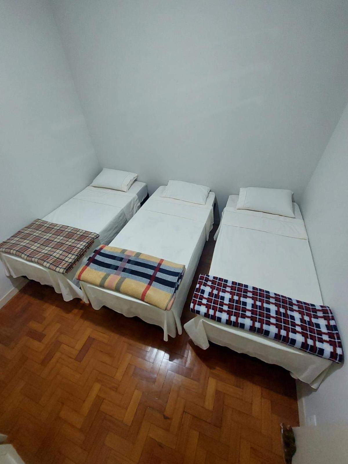 Five-Bedroom House photo 2