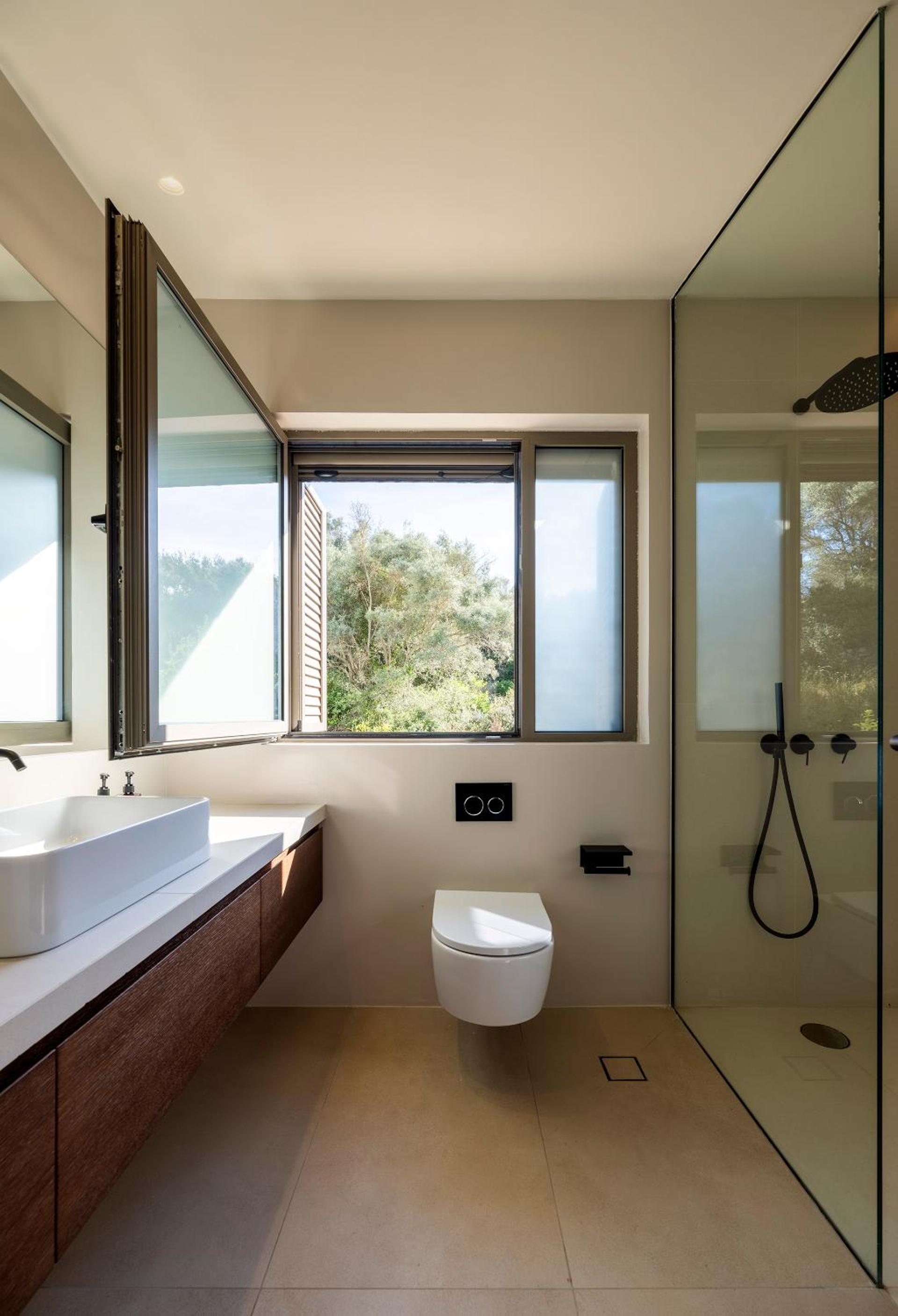 Deluxe Double or Twin Room with Pool View