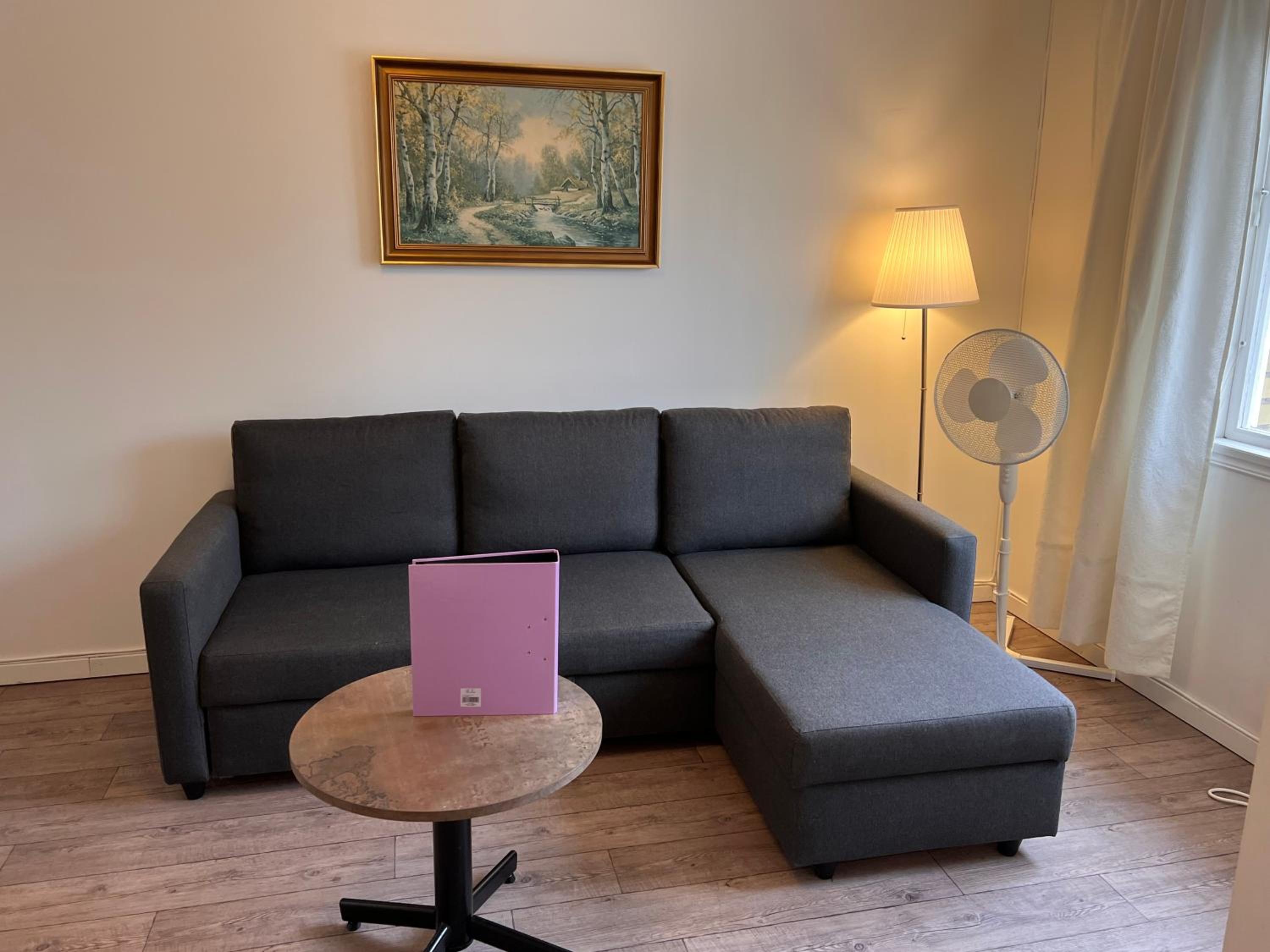 Large Double Room - Photo 1