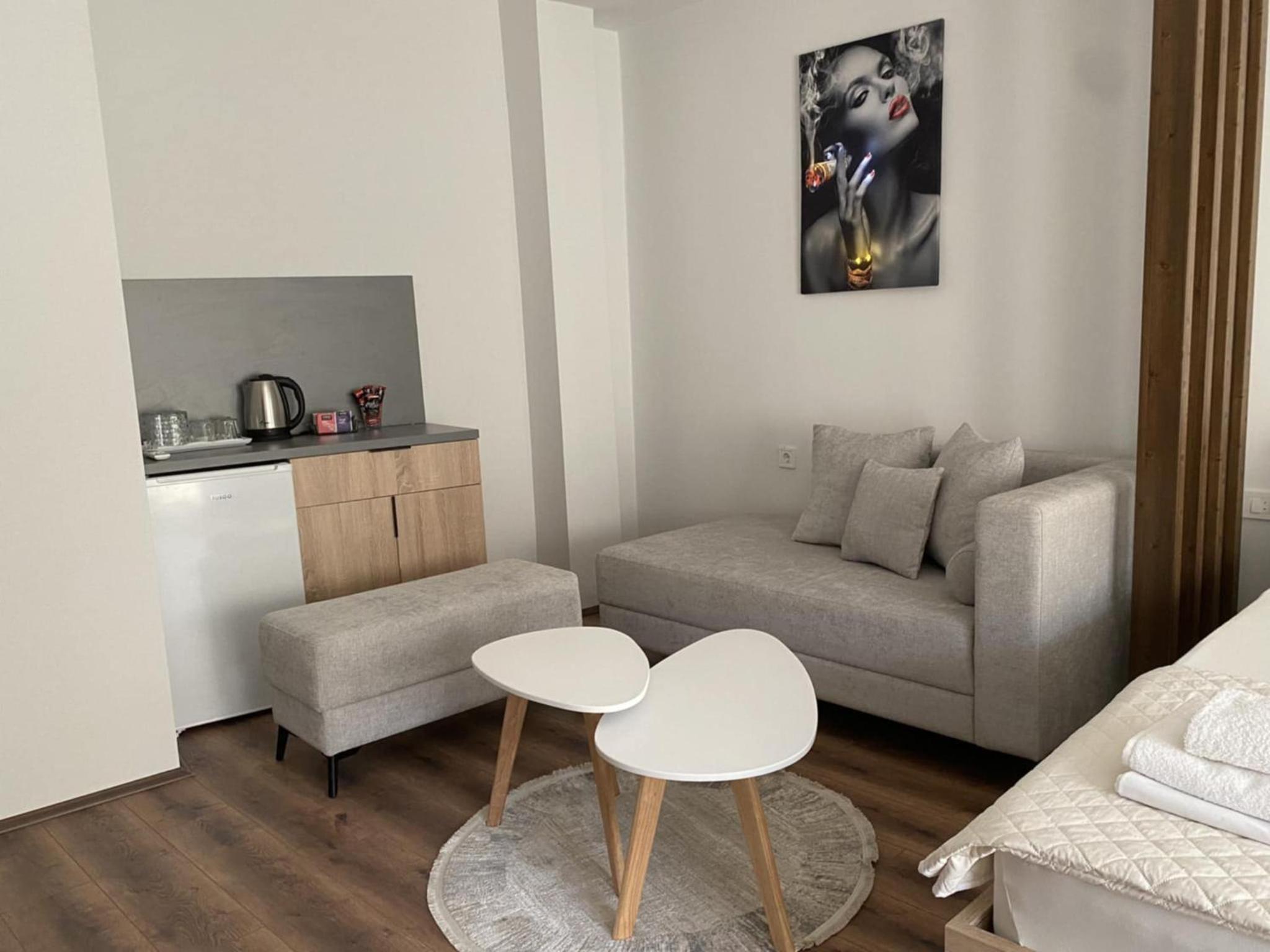 One-Bedroom Apartment photo 2
