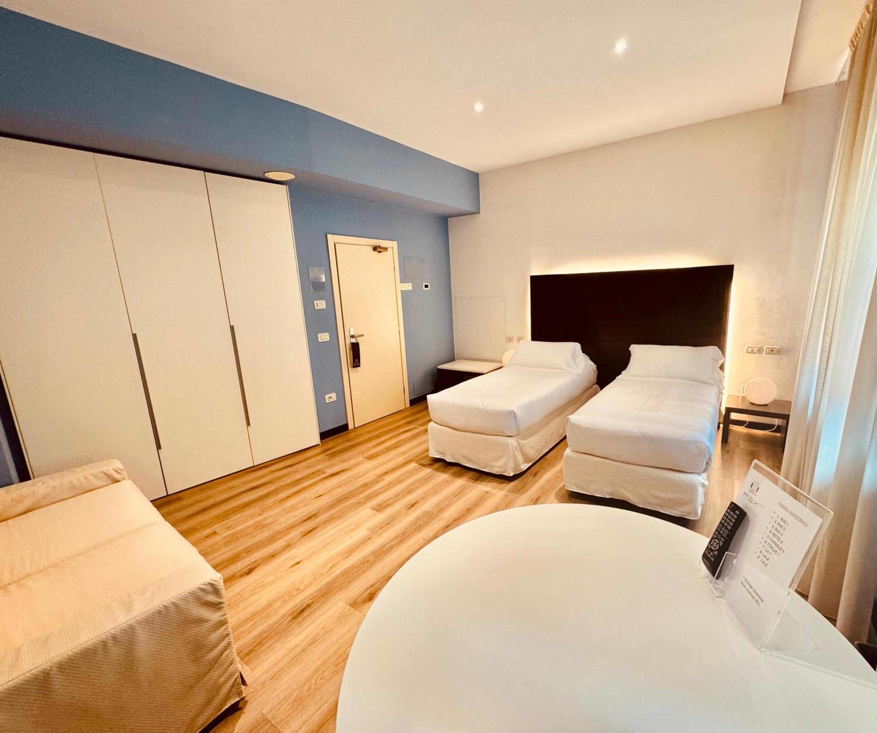 Deluxe King Room photo 2