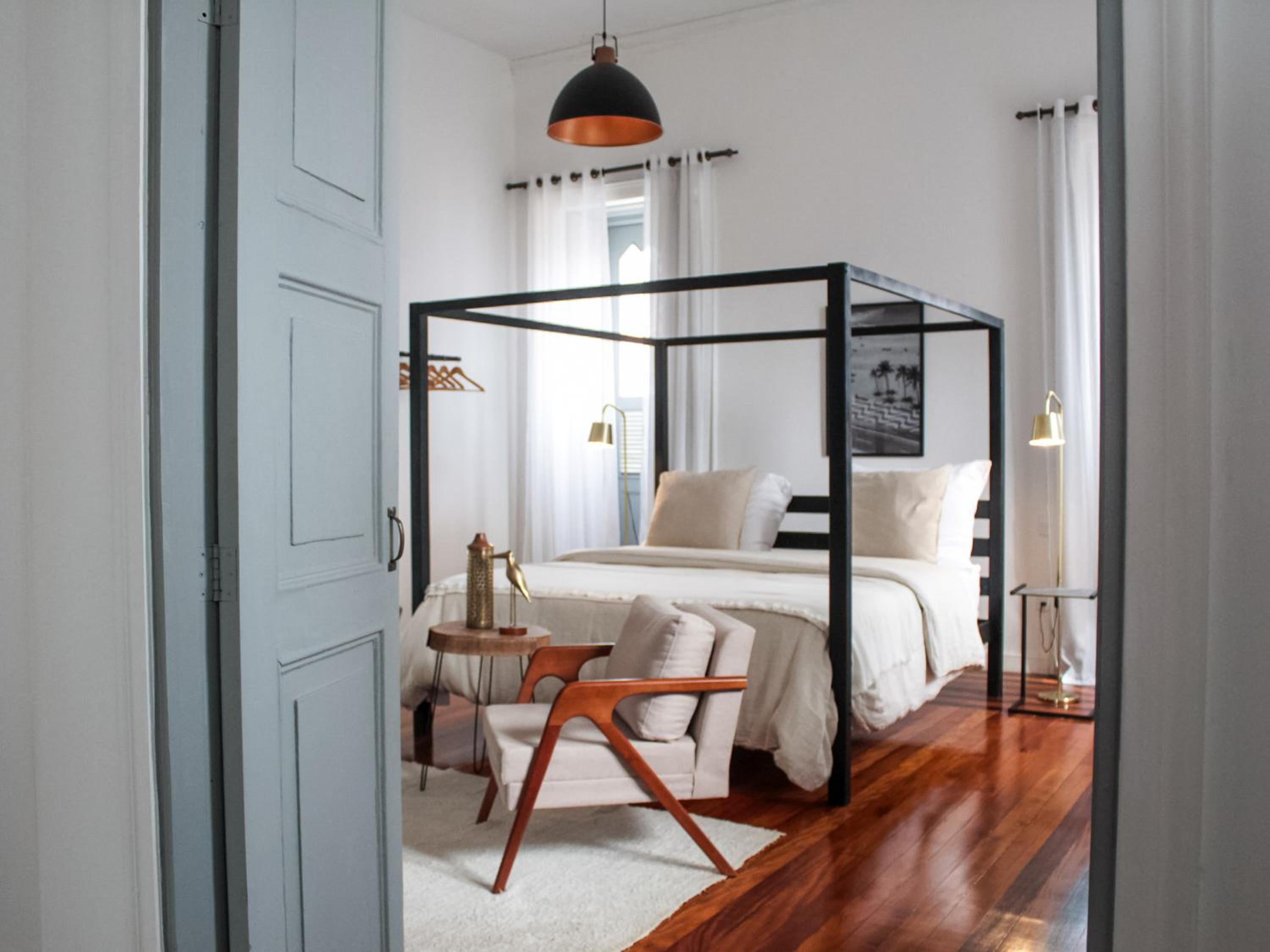 Deluxe King Room with Balcony