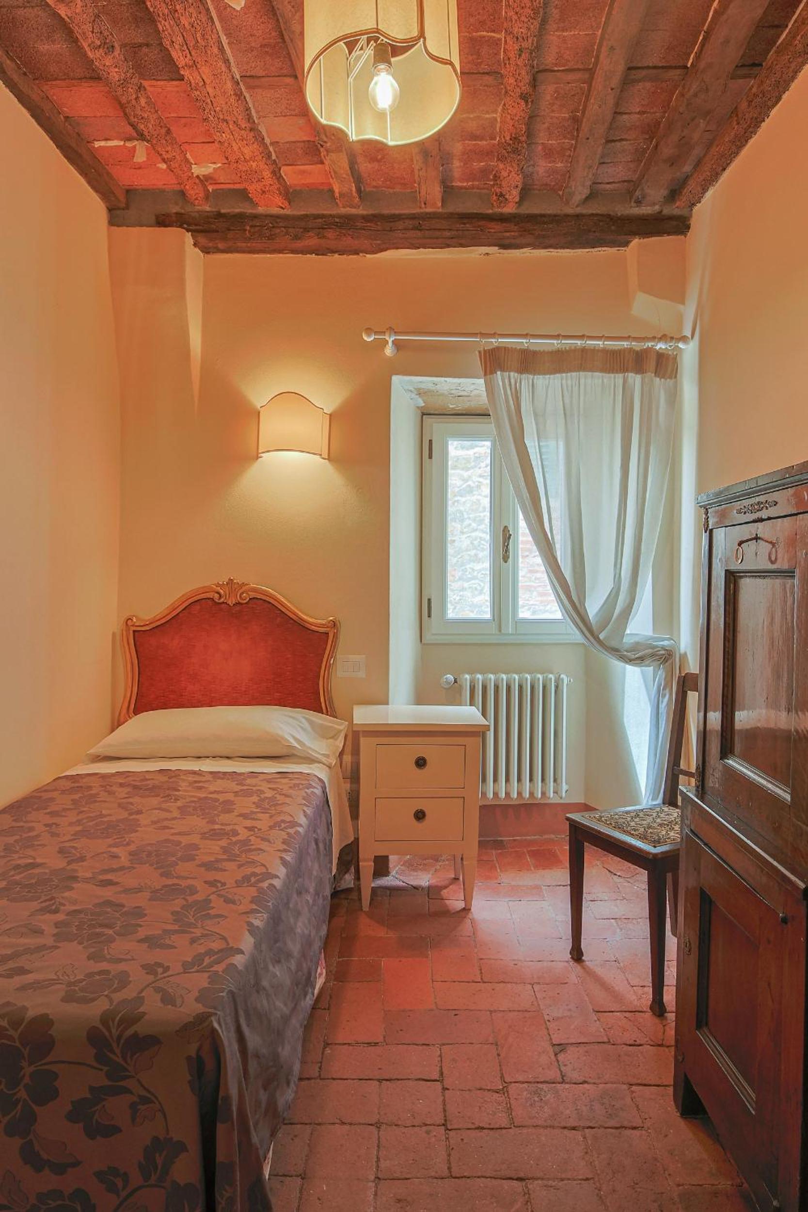 Single Room With Bathroom -Separate Building