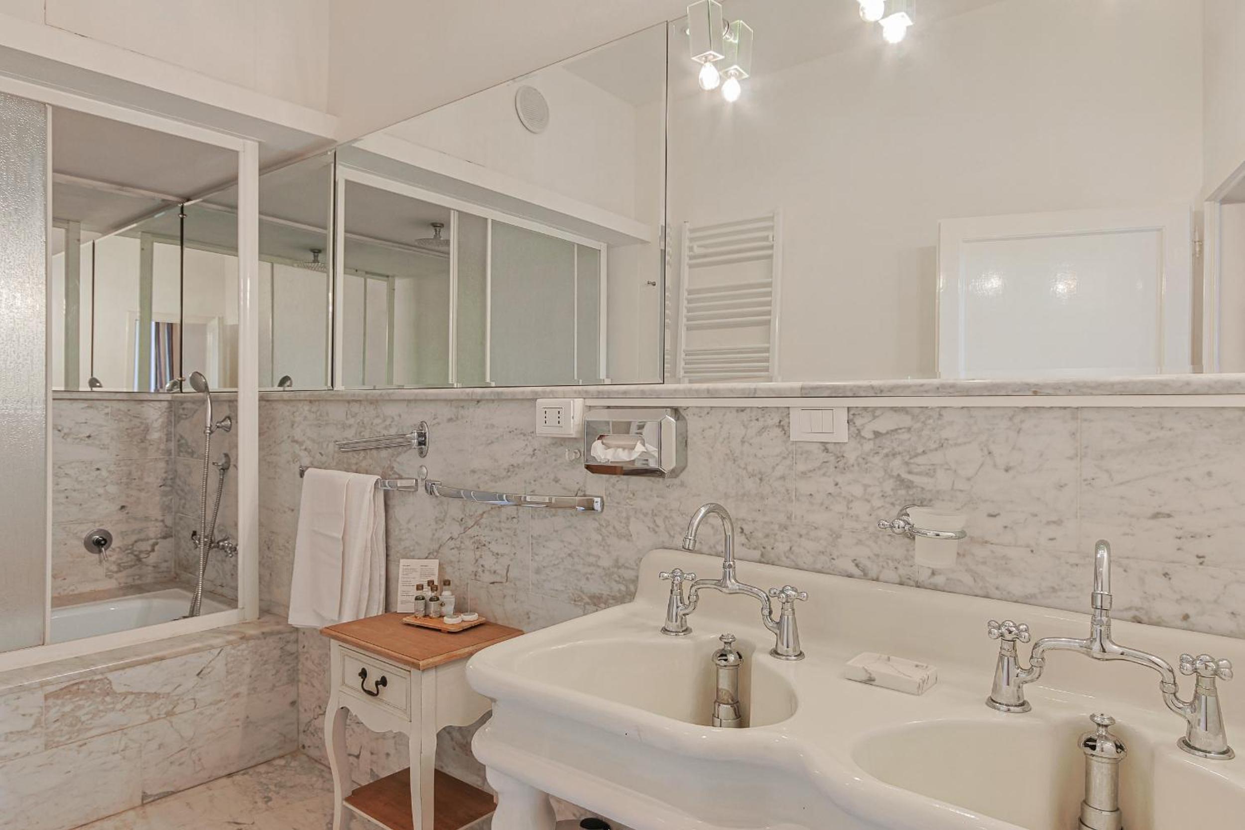 Suite with Terrace photo 3