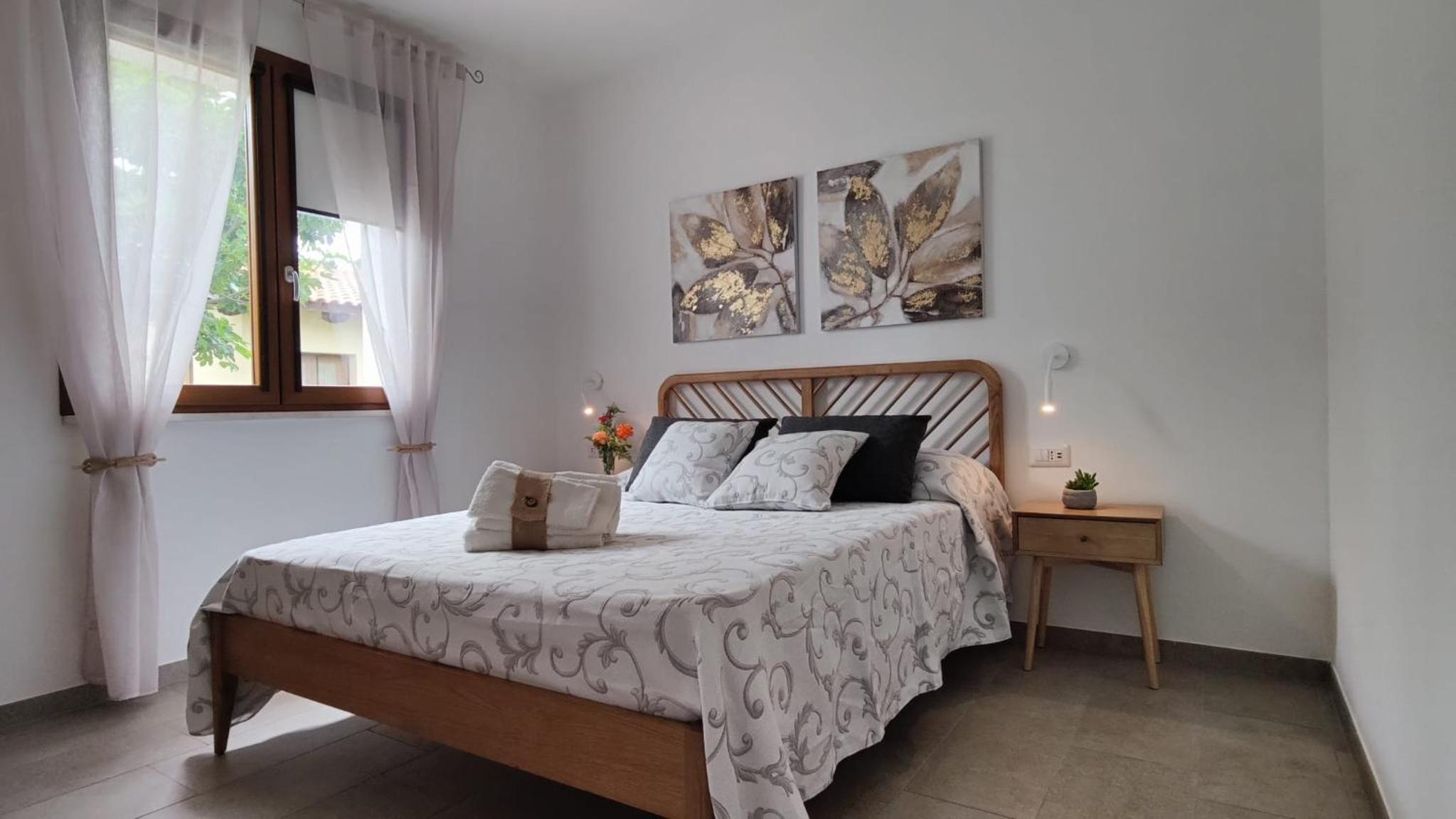 One-Bedroom Apartment with Garden View