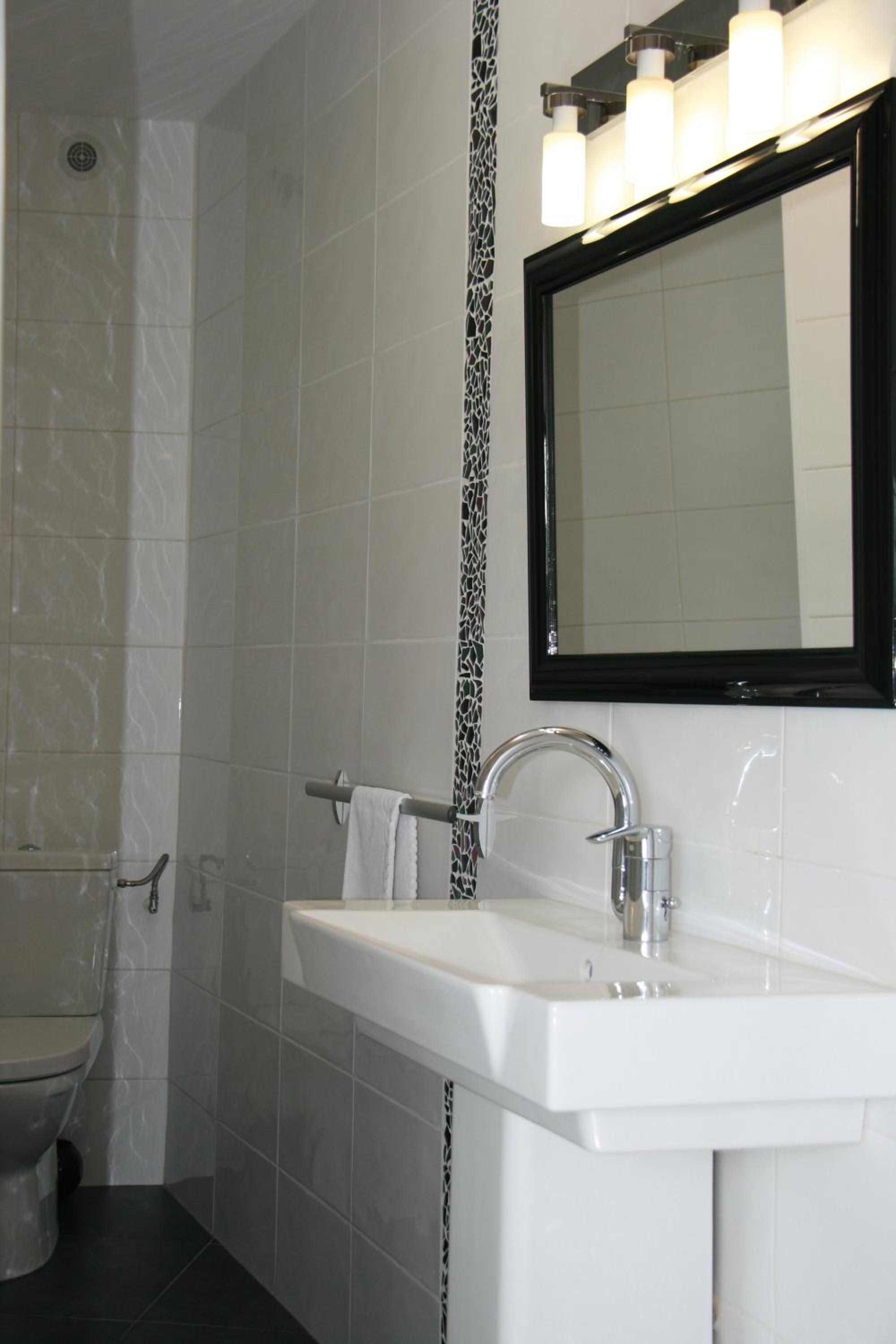 Family Room With Kitchenette photo 2