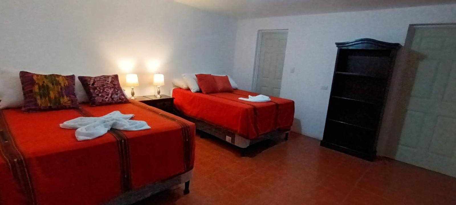 Five-Bedroom House photo 1