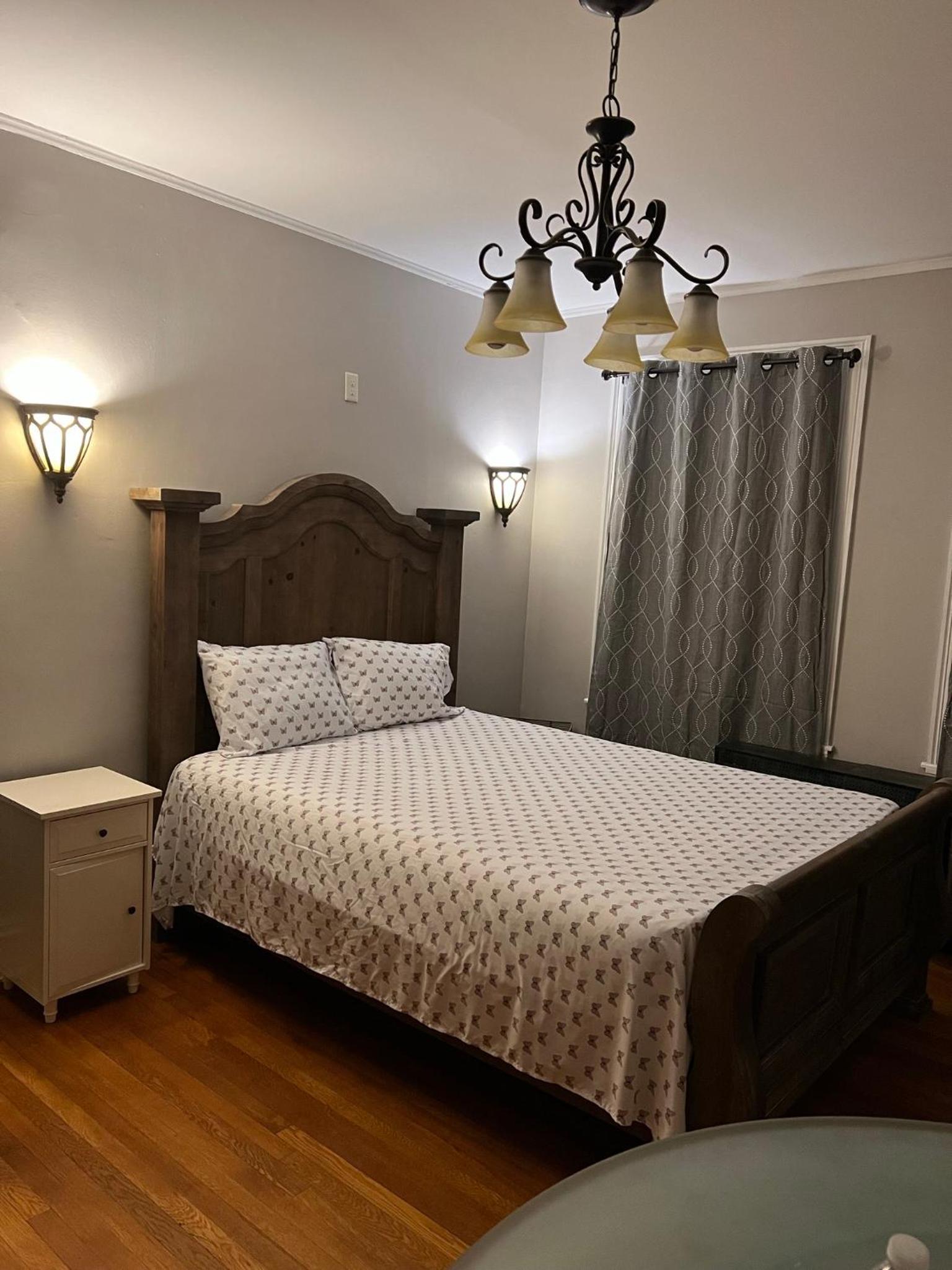 One-Bedroom Apartment photo 3