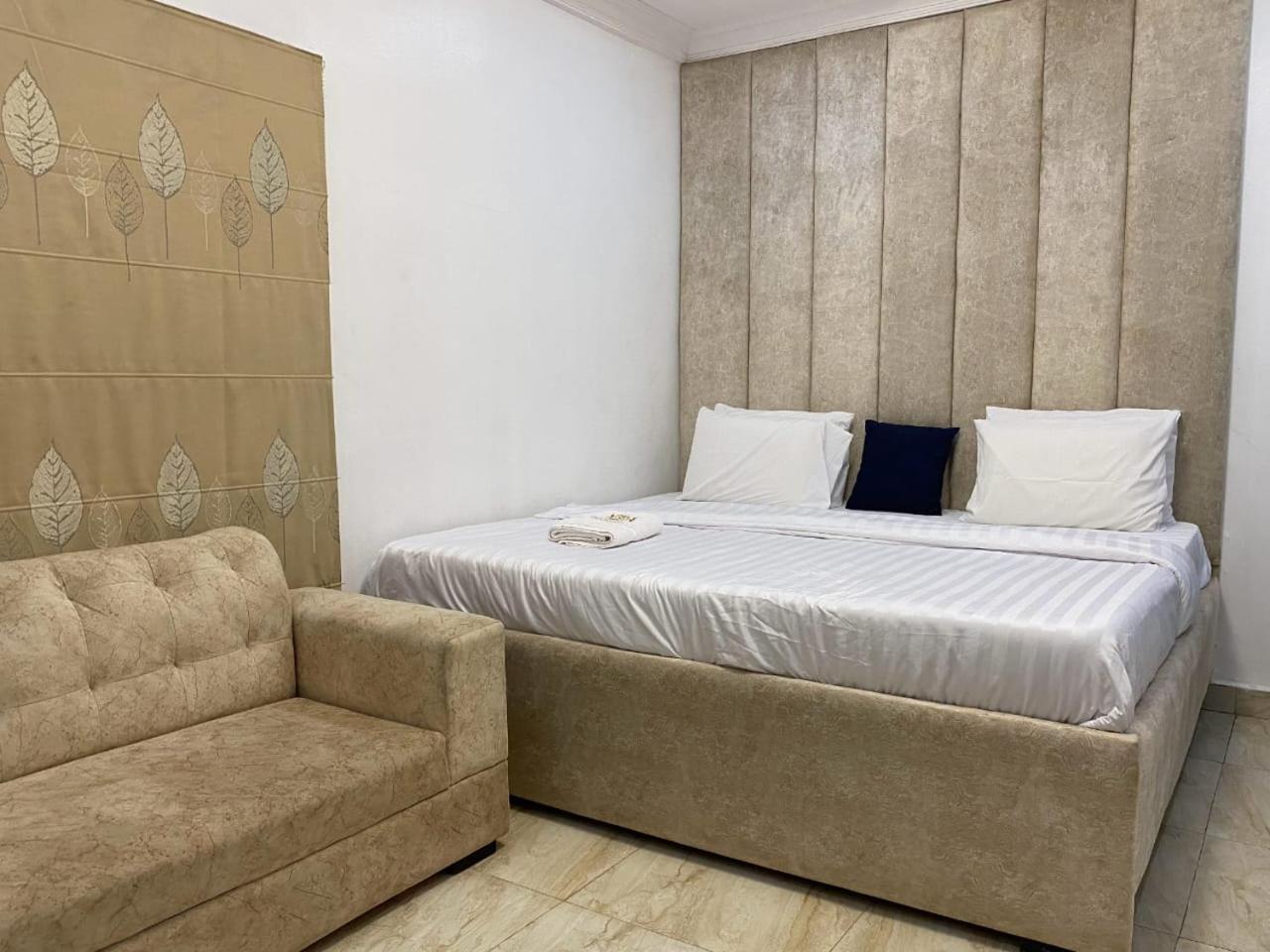 Standard King Room