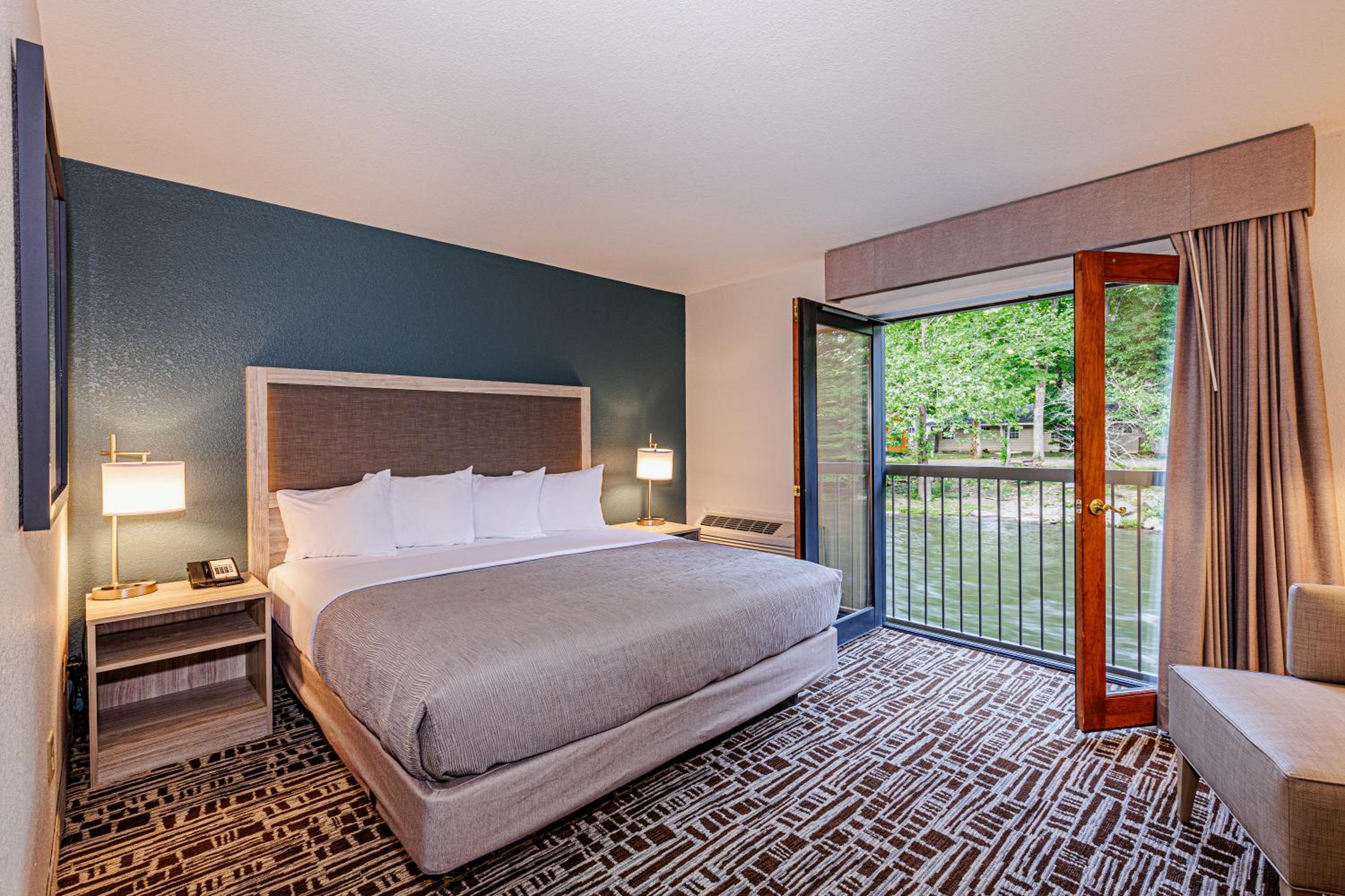 Suite with River View photo 2