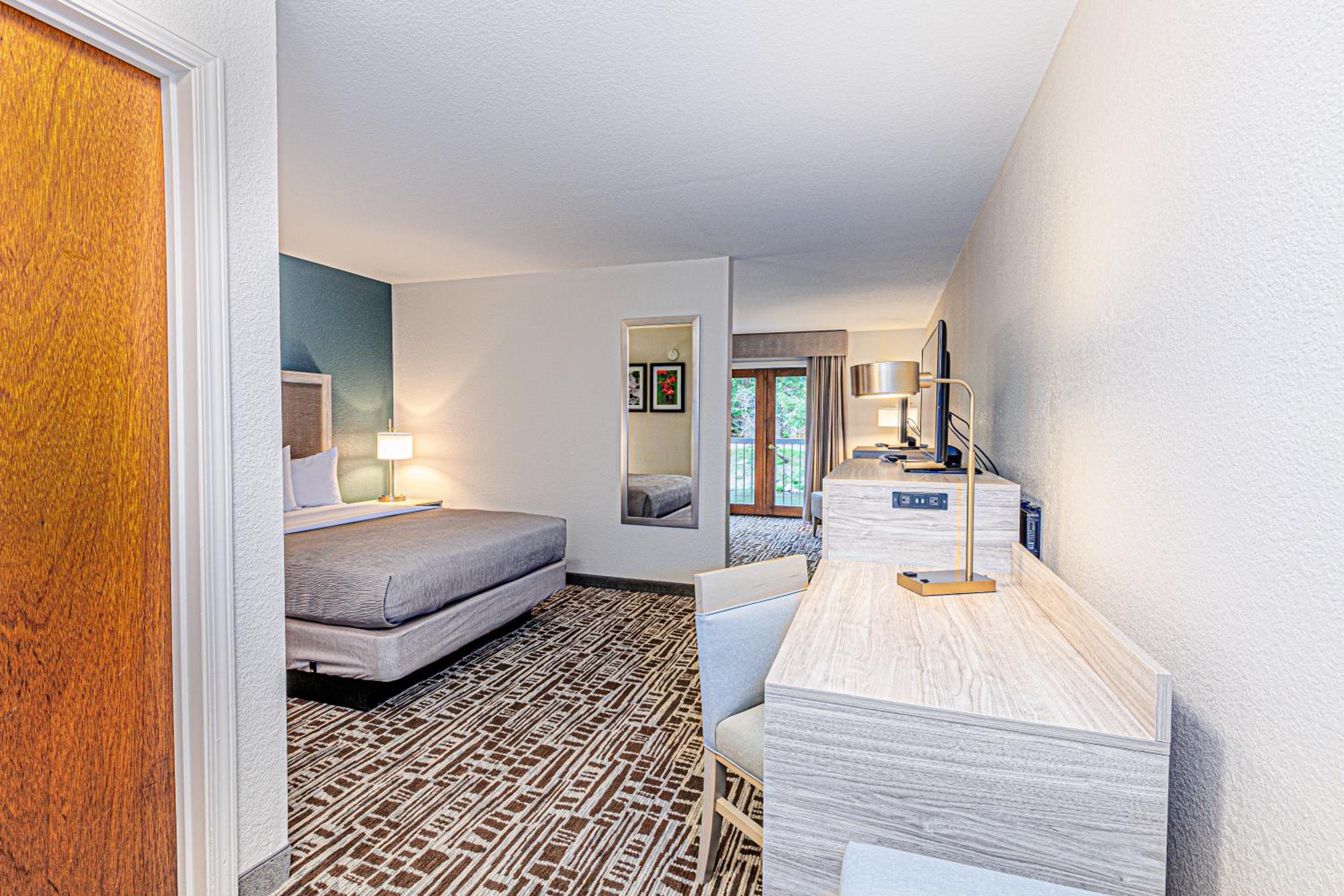 Suite with River View