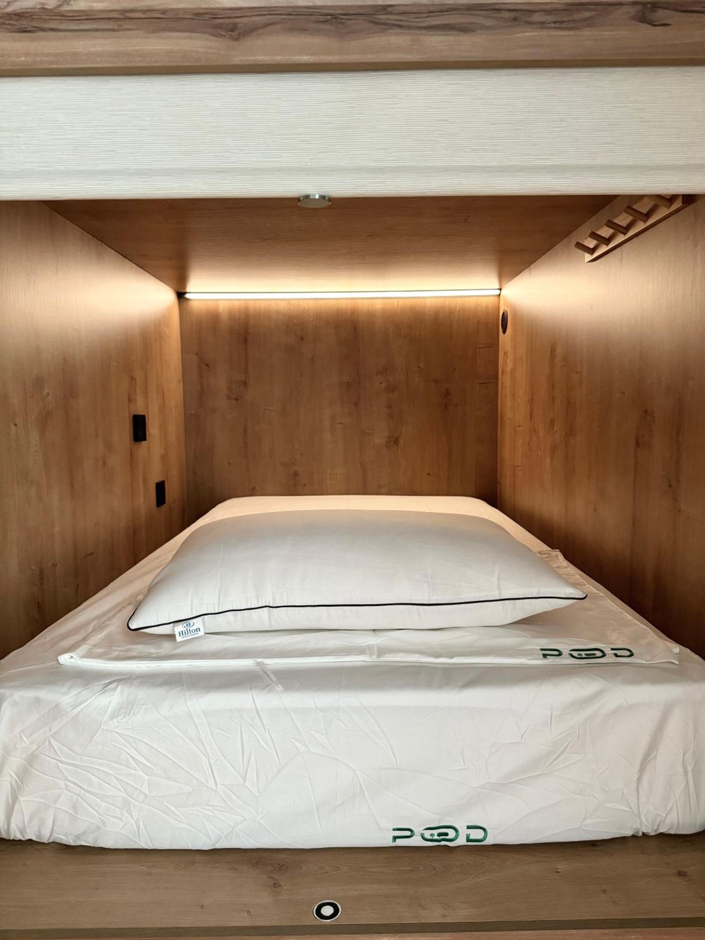 Cama Baja Mixta en Habitación Compartida con 20 camas