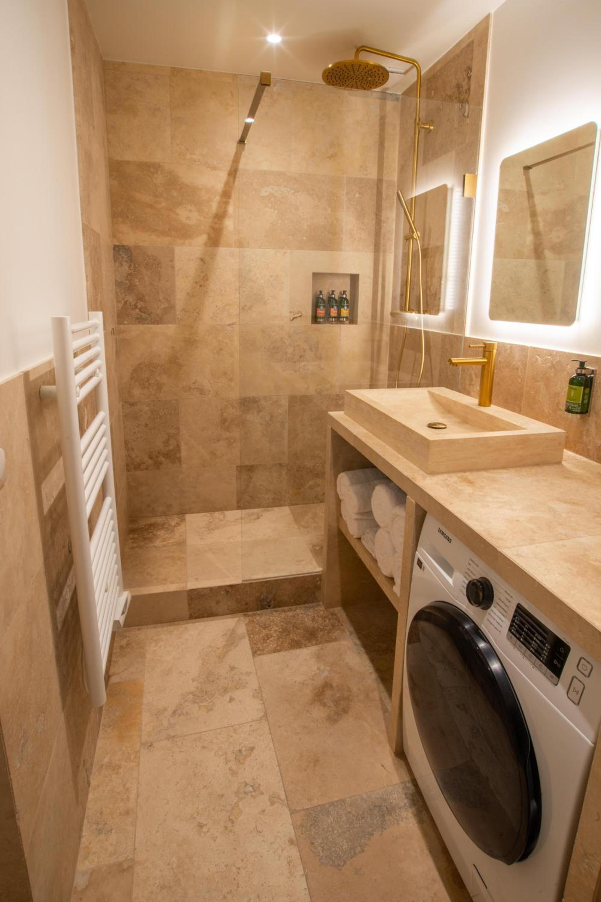 Superior Apartment photo 1