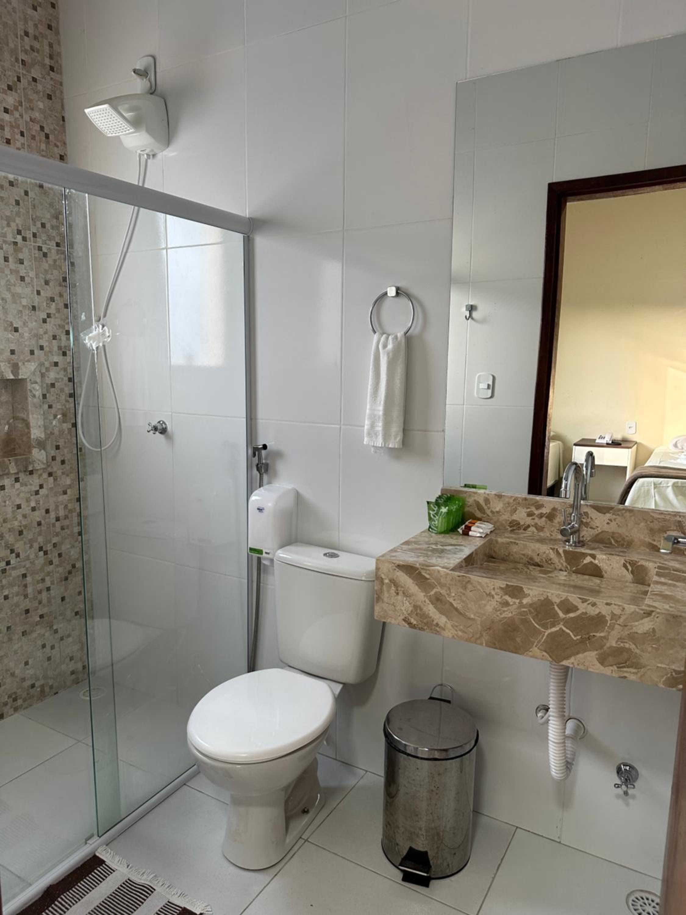 Family Room with Bathroom photo 3