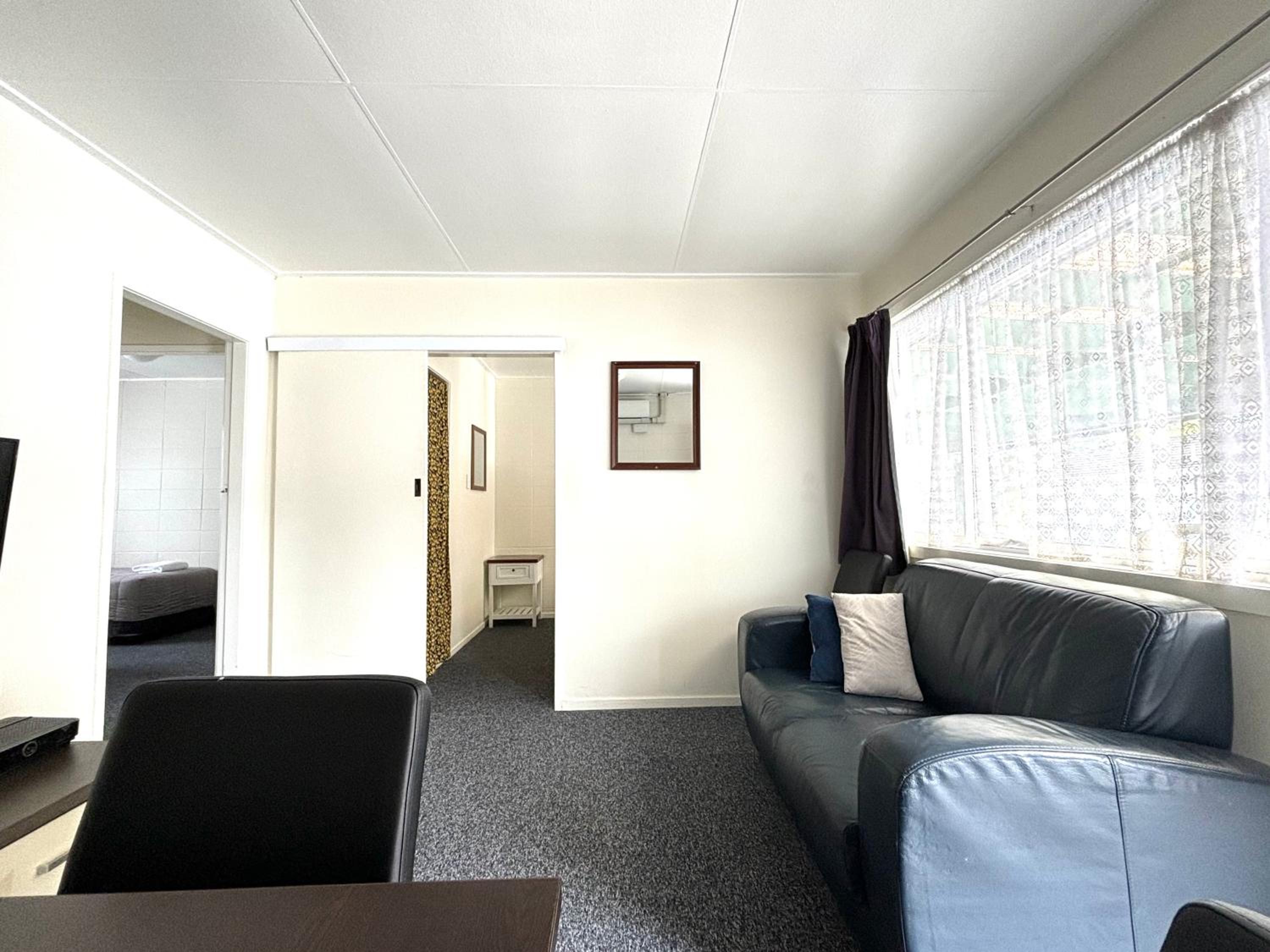 Two-Bedroom photo 3