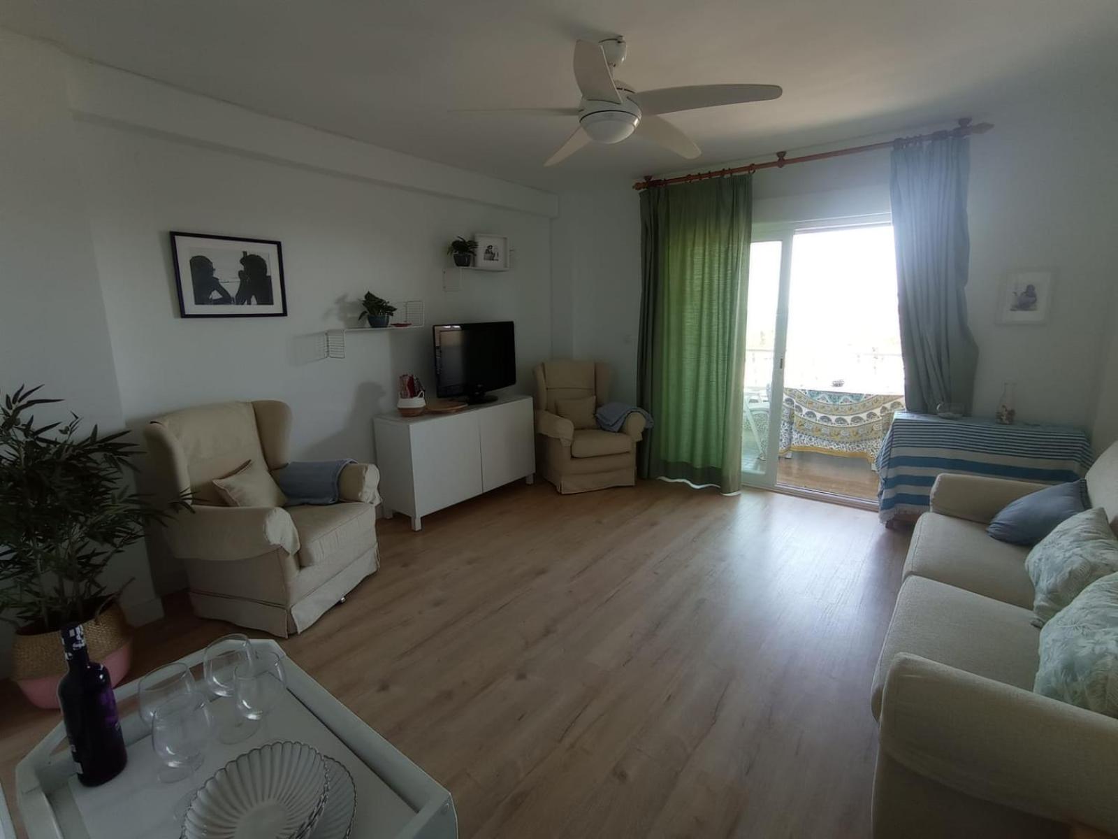 One-Bedroom Apartment with Sea View photo 2