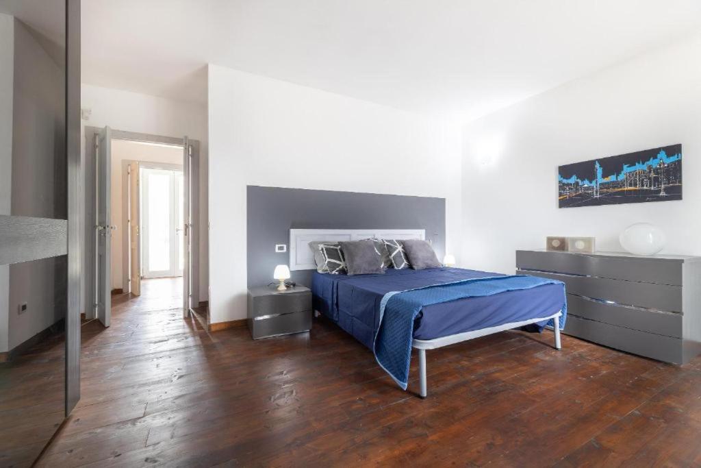 Deluxe Room (2 Adults + 1 Child)
