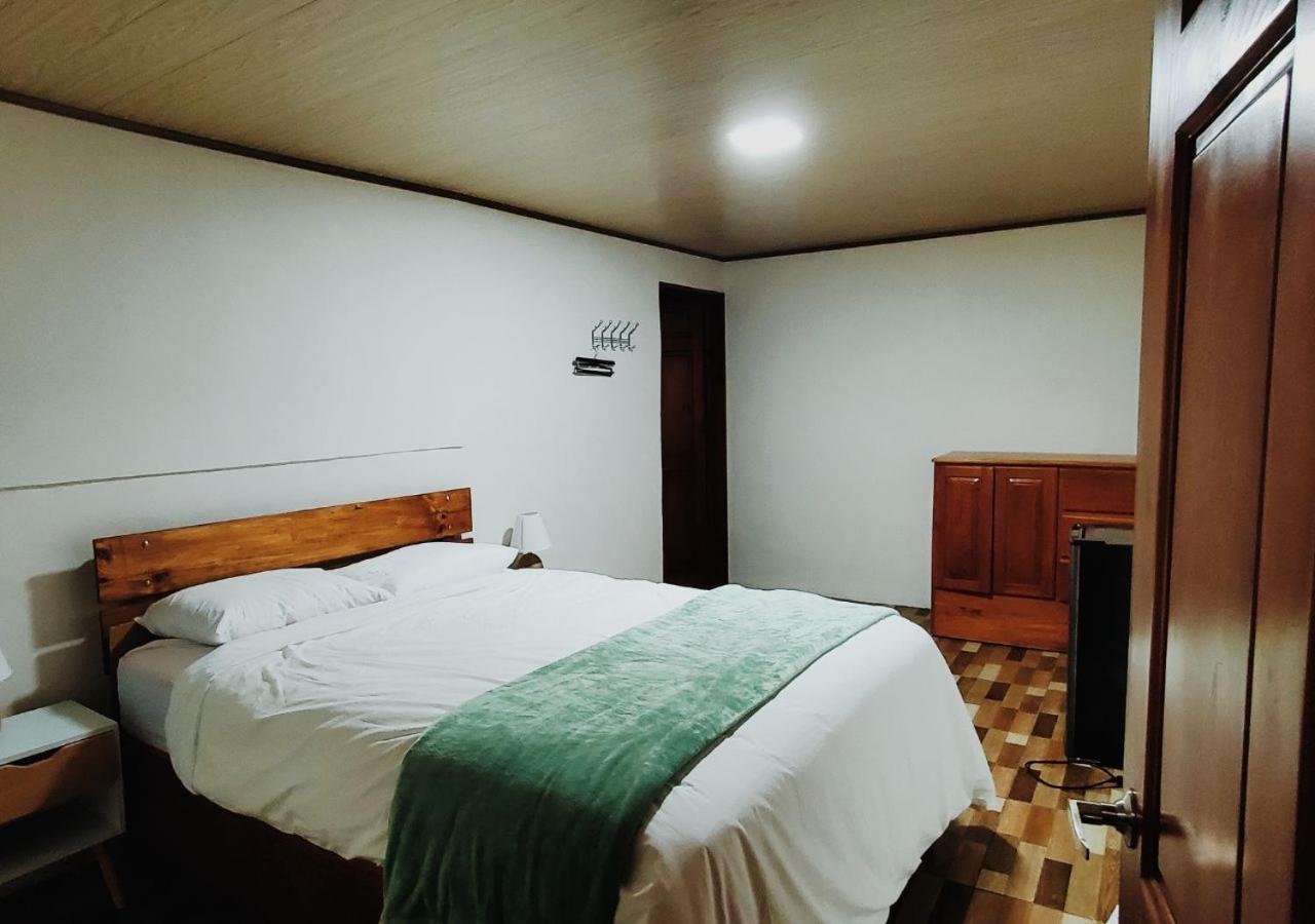 Double Room with Private Bathroom photo 3