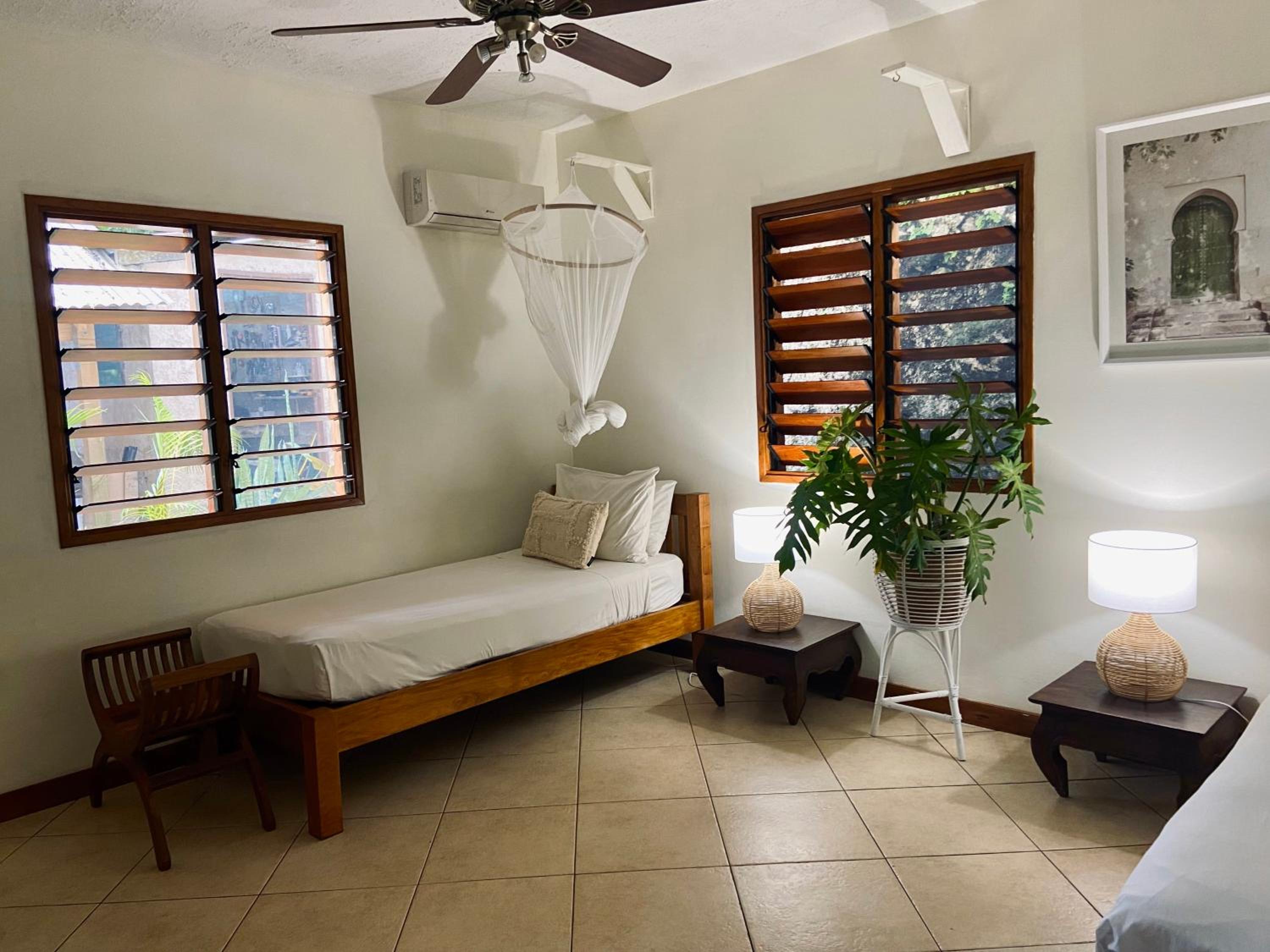 Two-Bedroom Apartment with Sea View - Photo 5