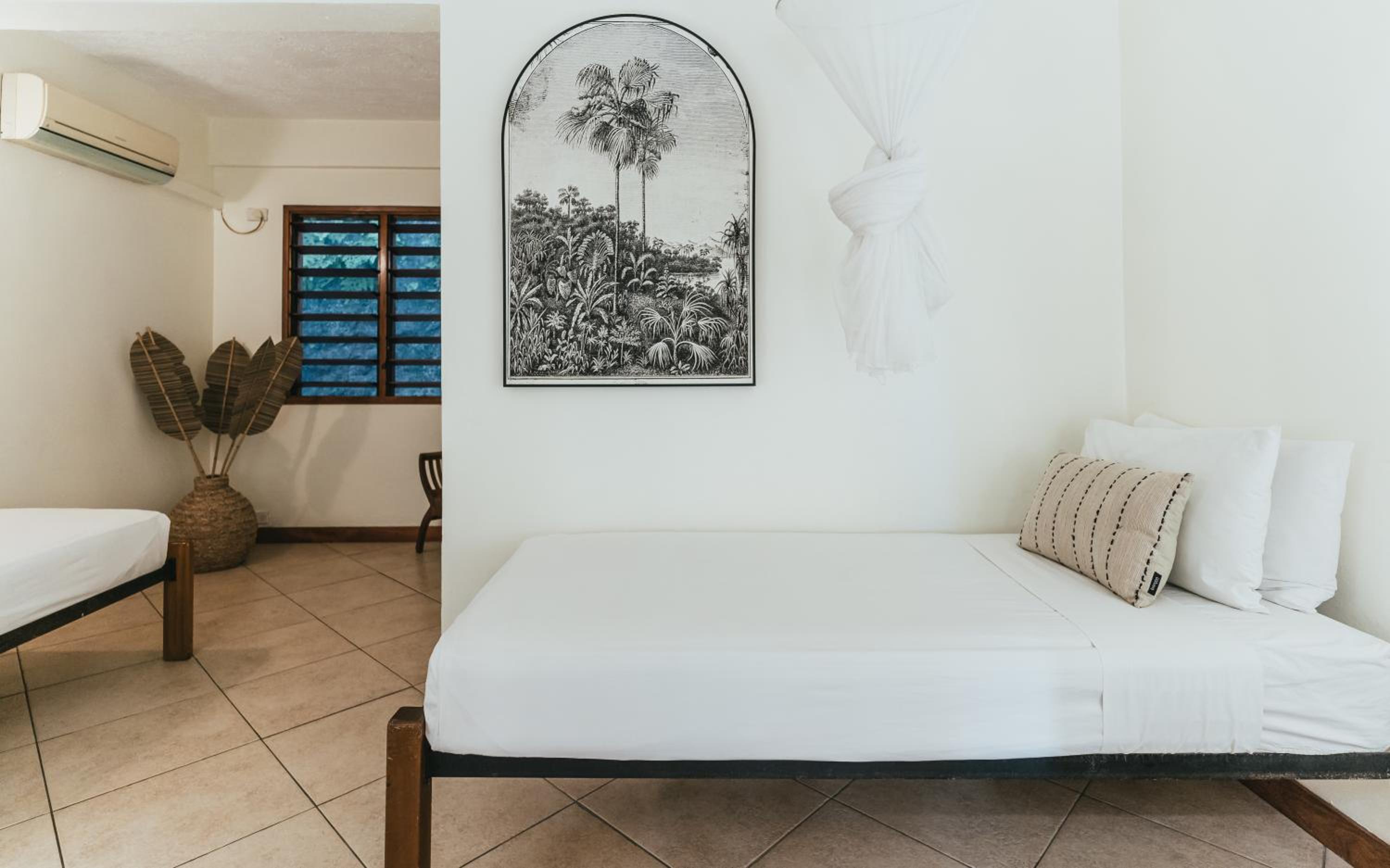 Two-Bedroom Apartment with Sea View - Photo 13