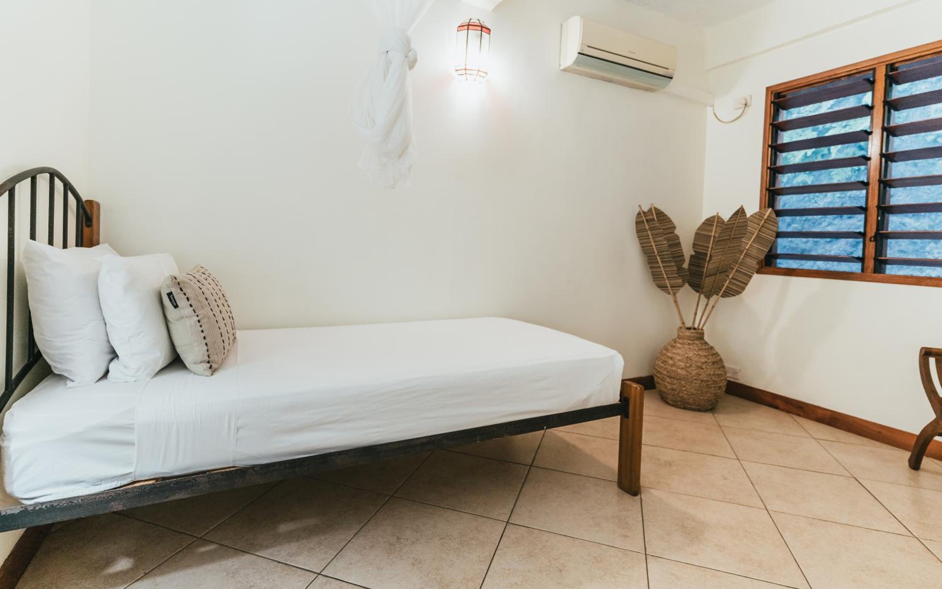 Two-Bedroom Apartment with Sea View - Photo 16