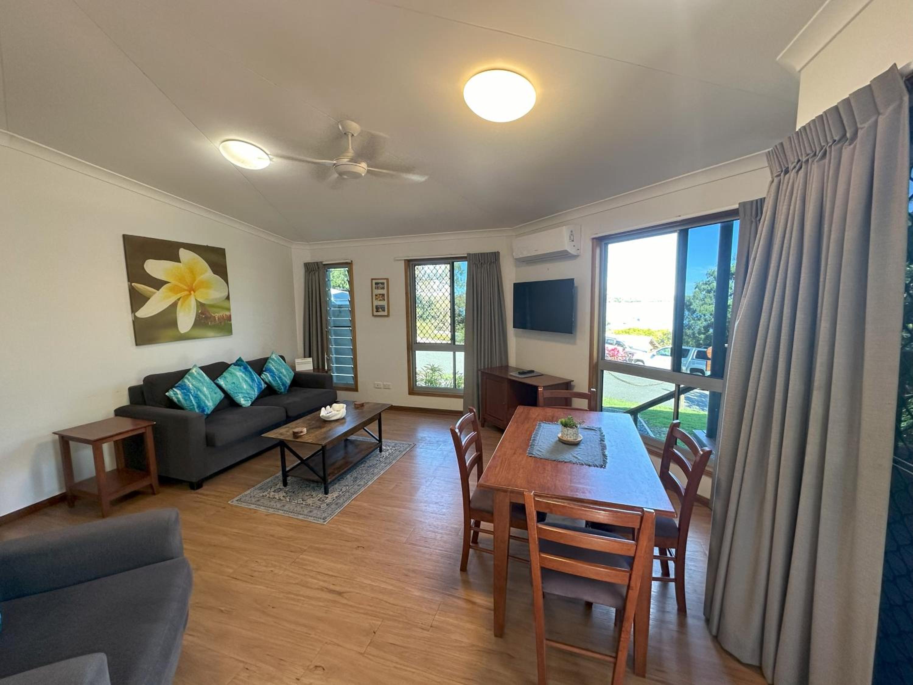 Apartment with Sea View - Photo 4