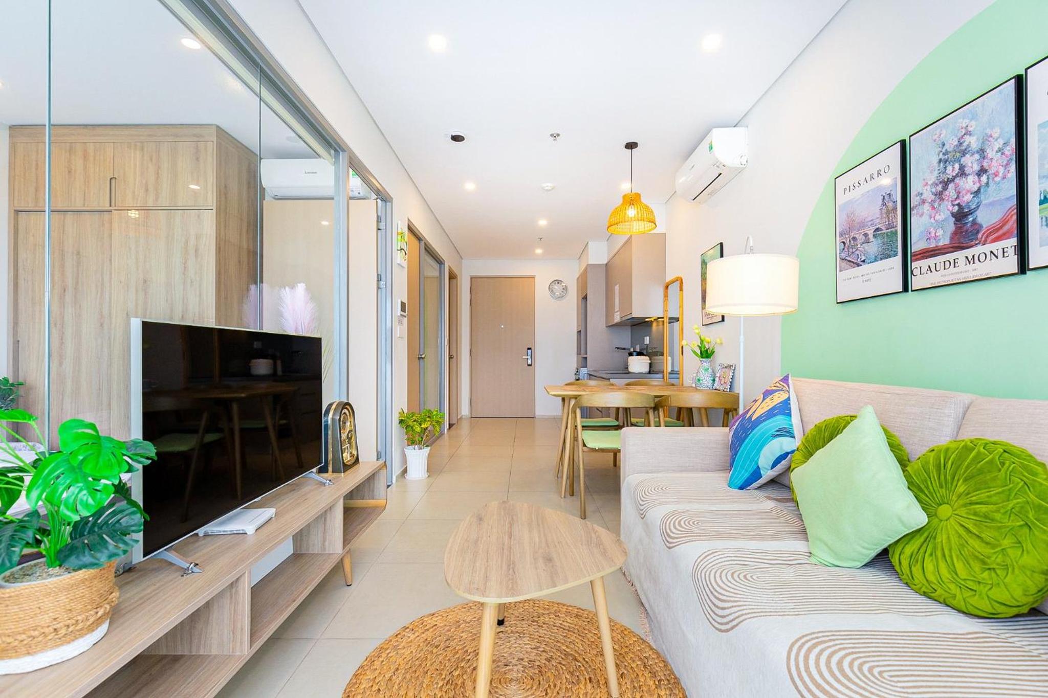 Two-Bedroom Apartment with Balcony - Photo 6