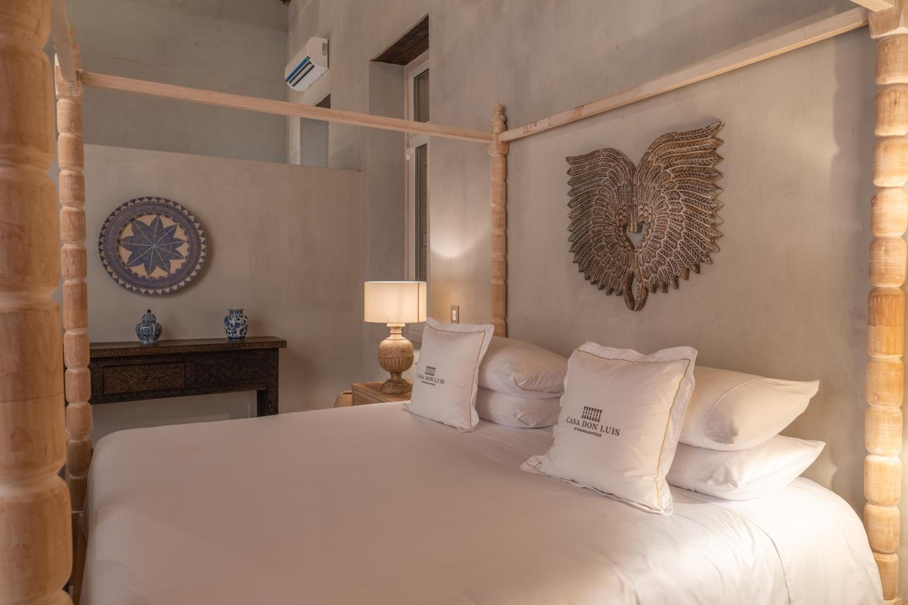 1 Bedroom Suite-King Bed With Balcony - Photo 3