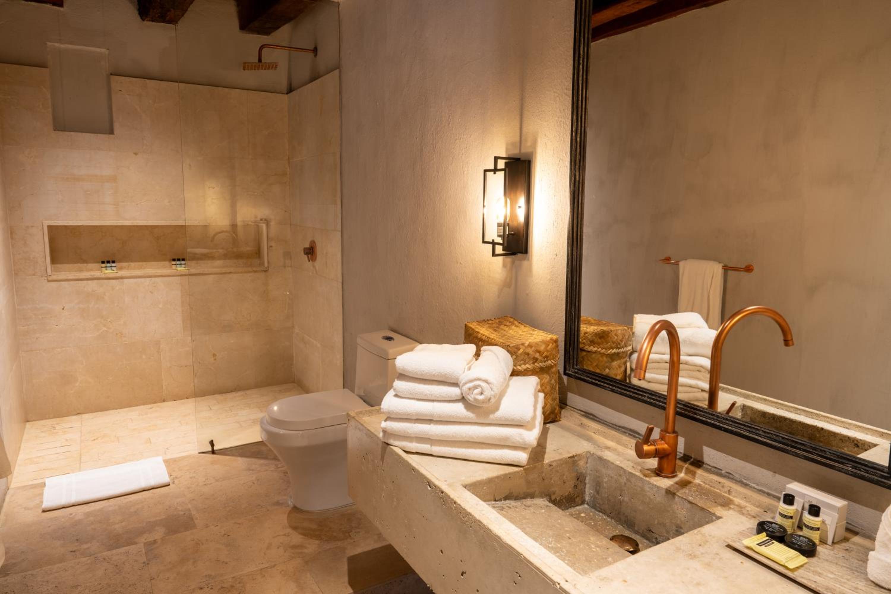 2 Double Beds-Premium Room - Photo 7