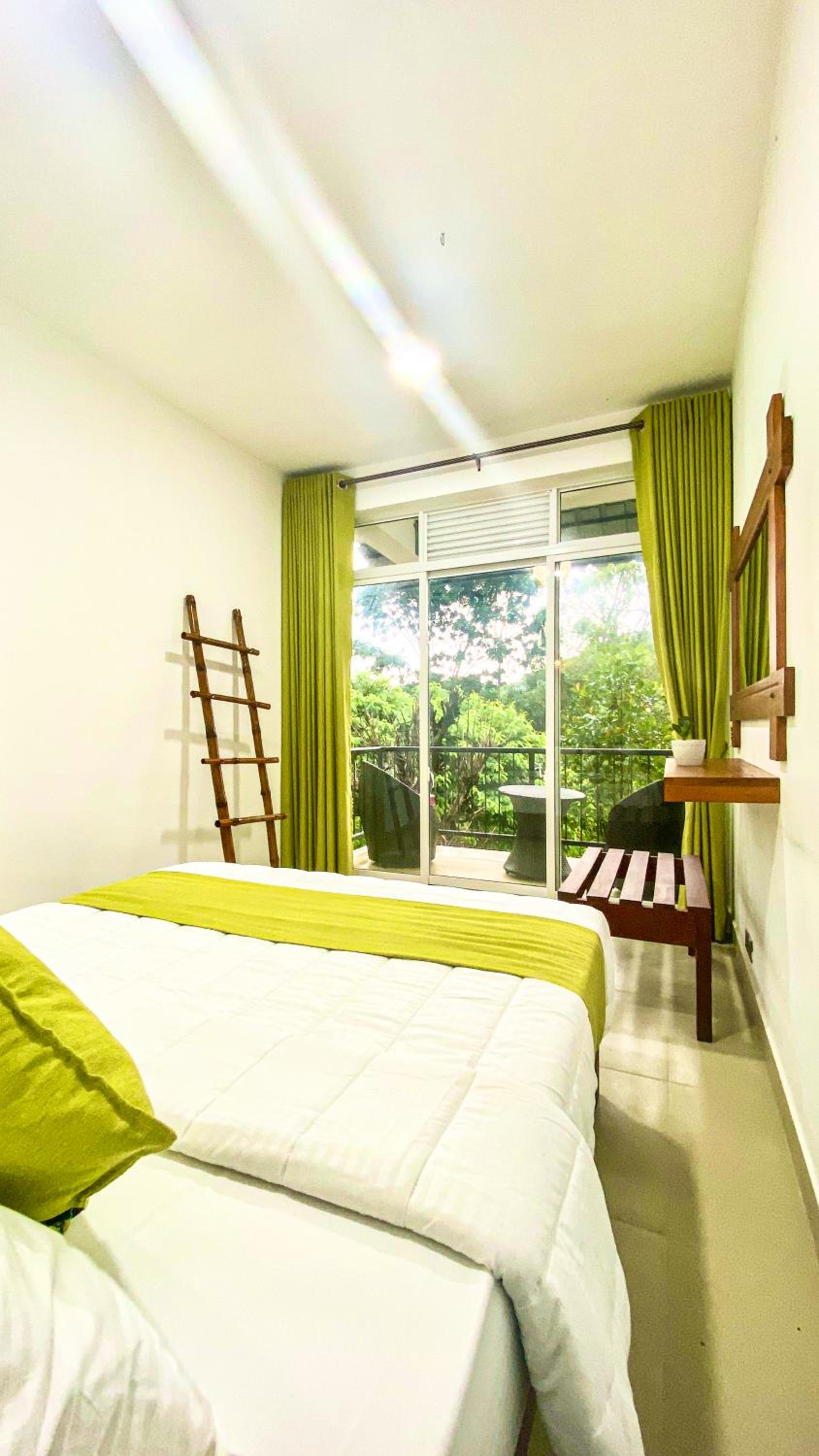 Queen Room with Balcony photo 2