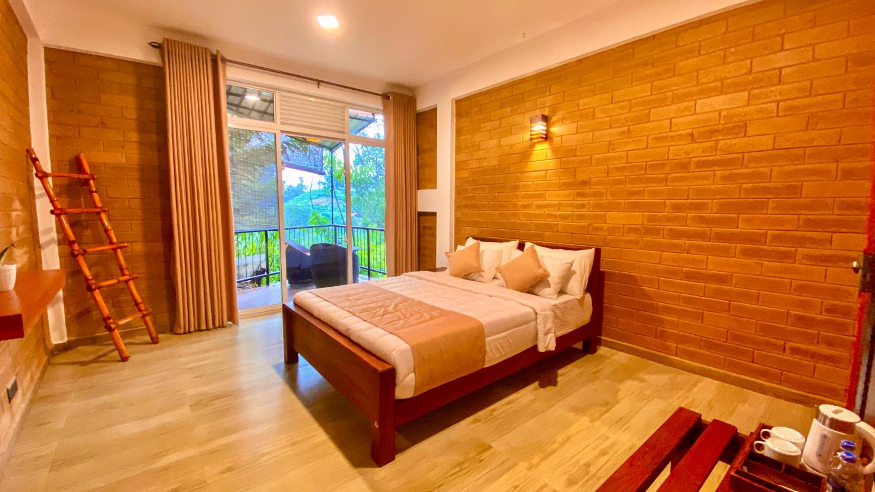Deluxe Double Room with Balcony photo 1