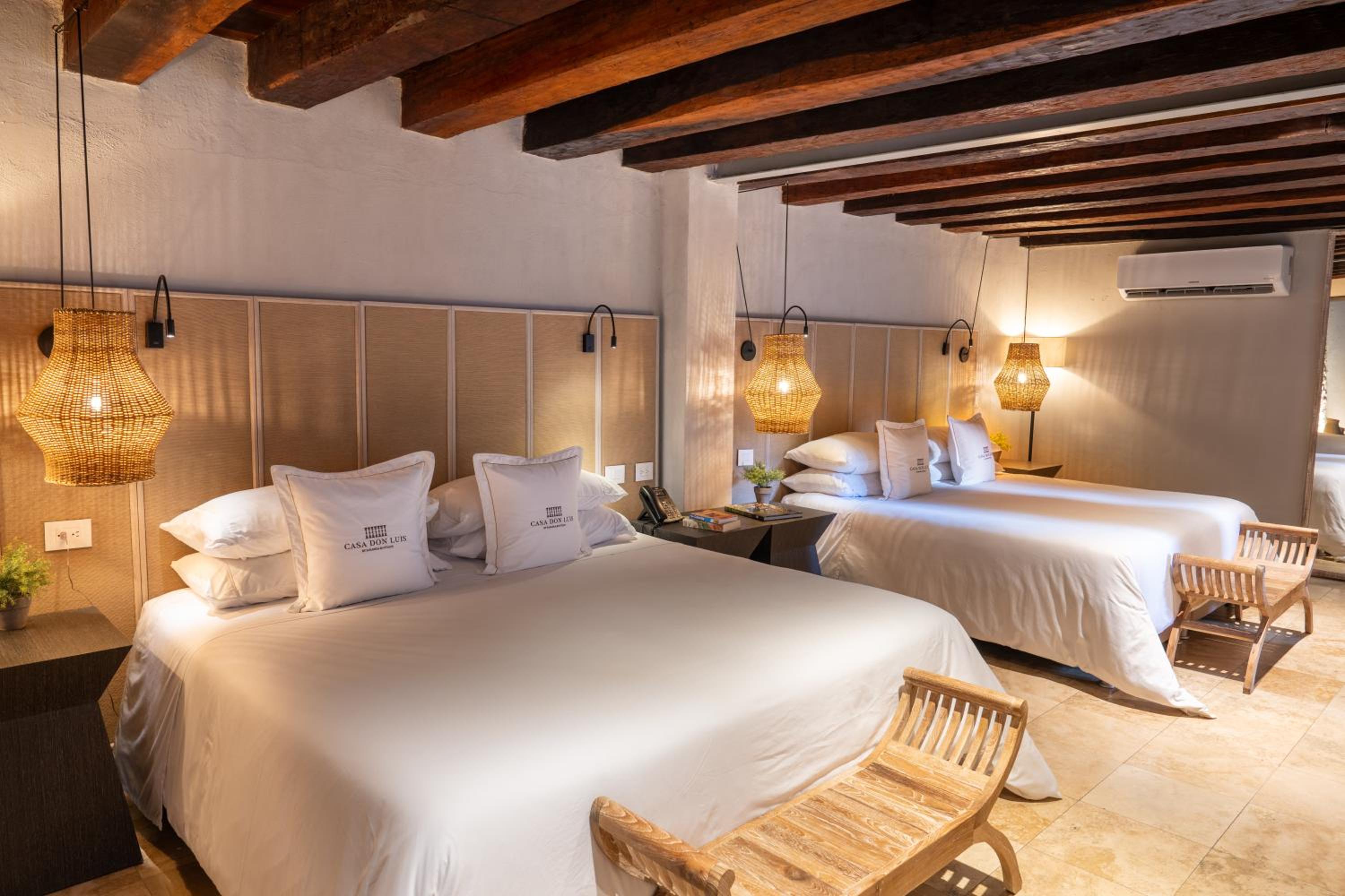2 King Beds-Studio Suite