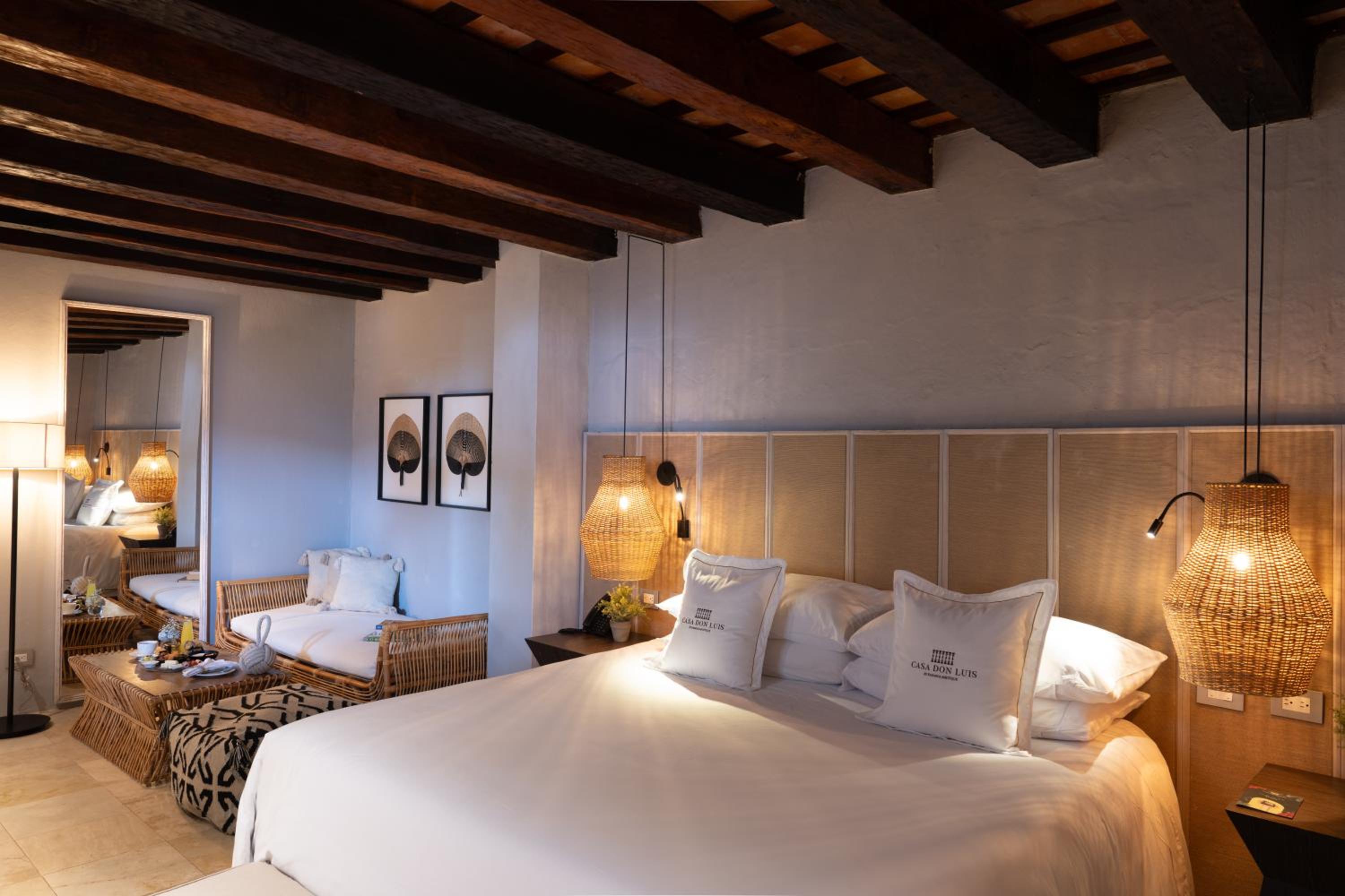 1 King Bed-Premium Room - Photo 6