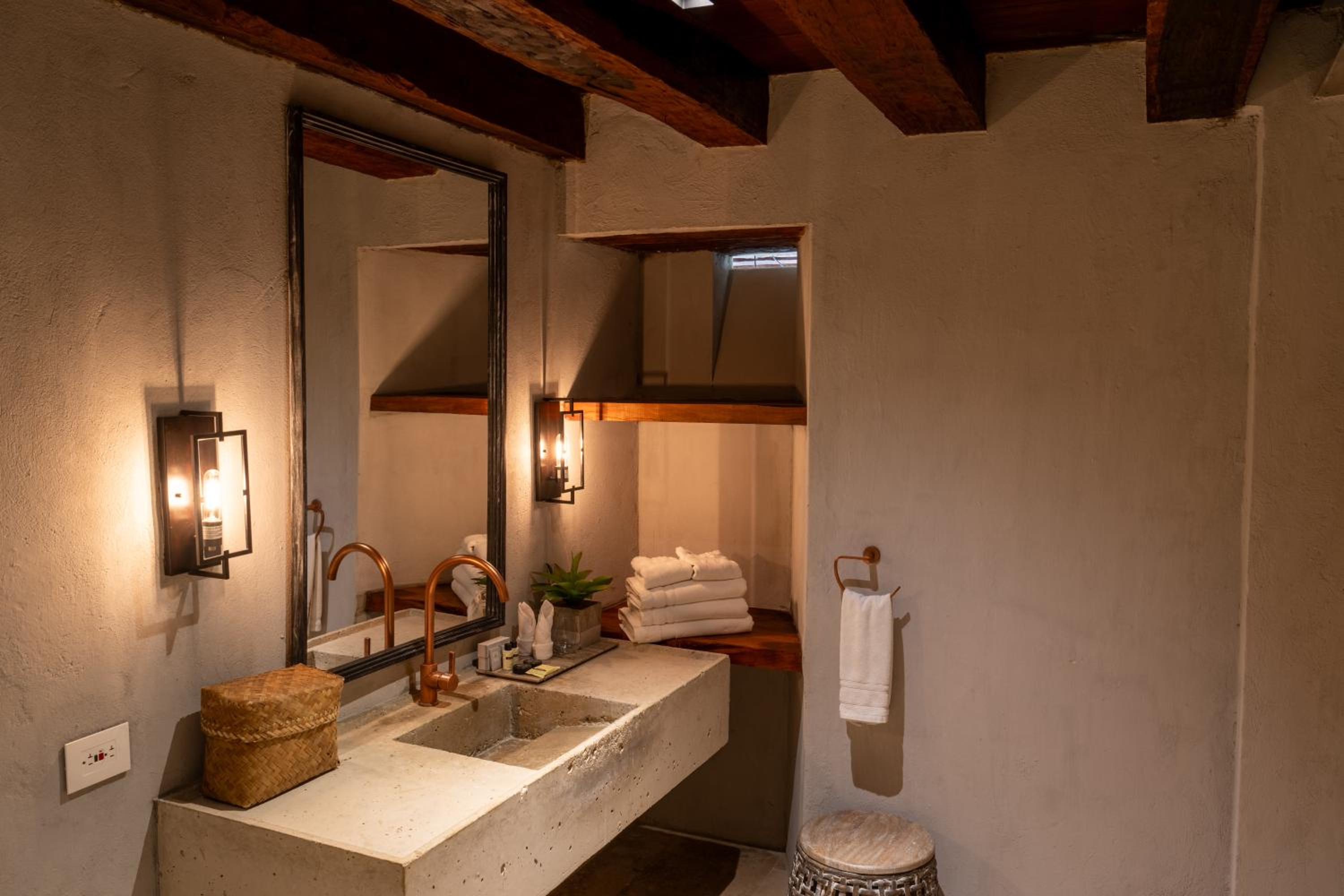 1 King Bed-Premium Room - Photo 12
