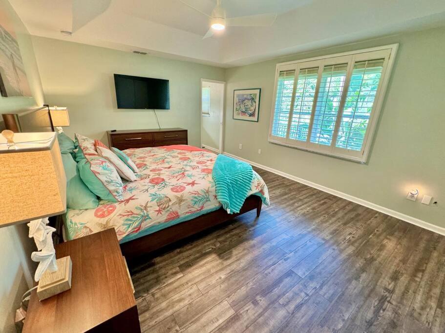 Three-Bedroom House photo 2