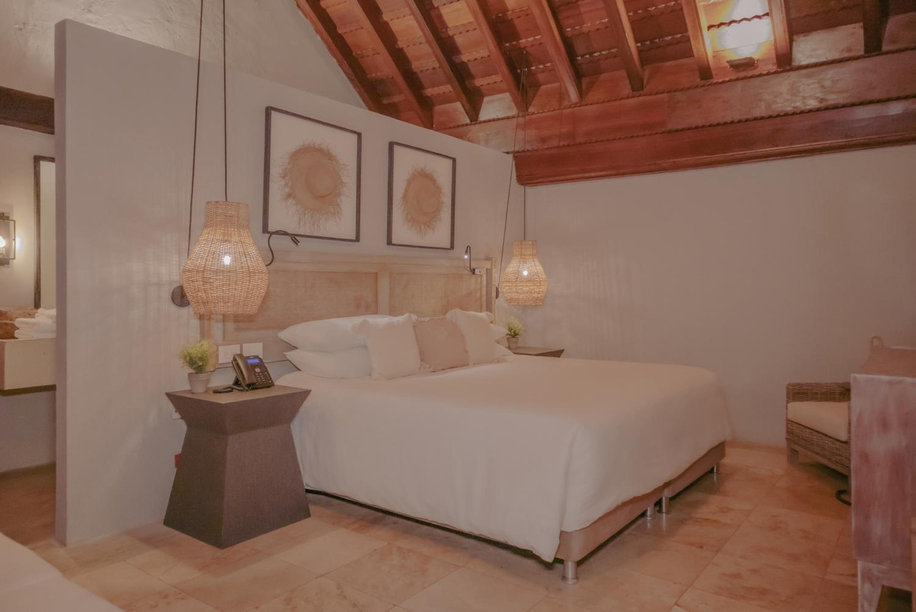 King Bed - Photo 1