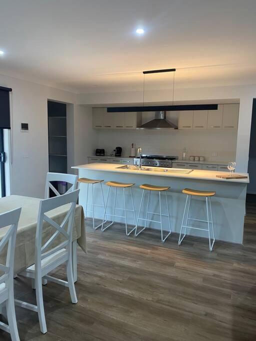 Four-Bedroom House photo 2