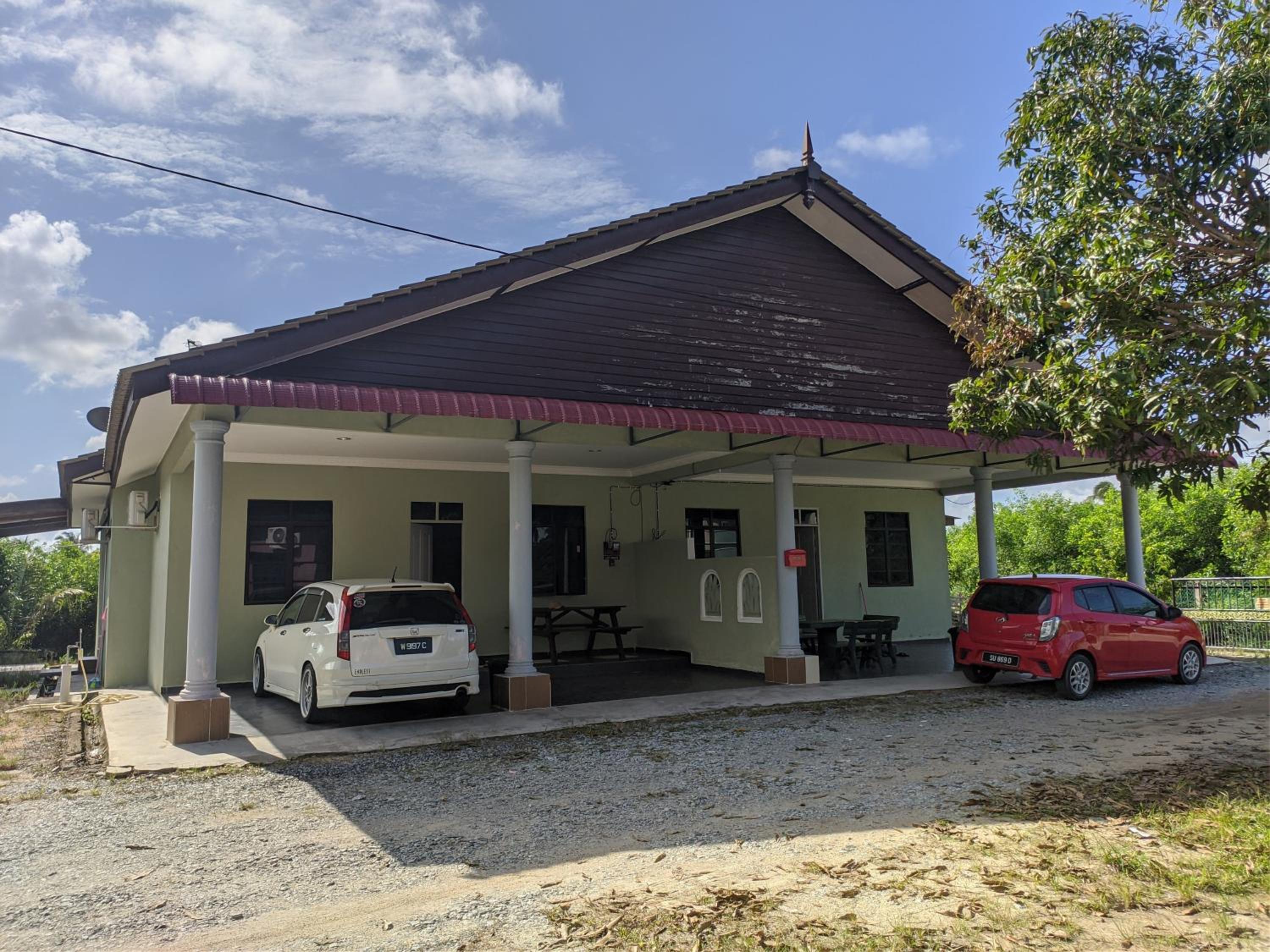 Three-Bedroom House photo 1