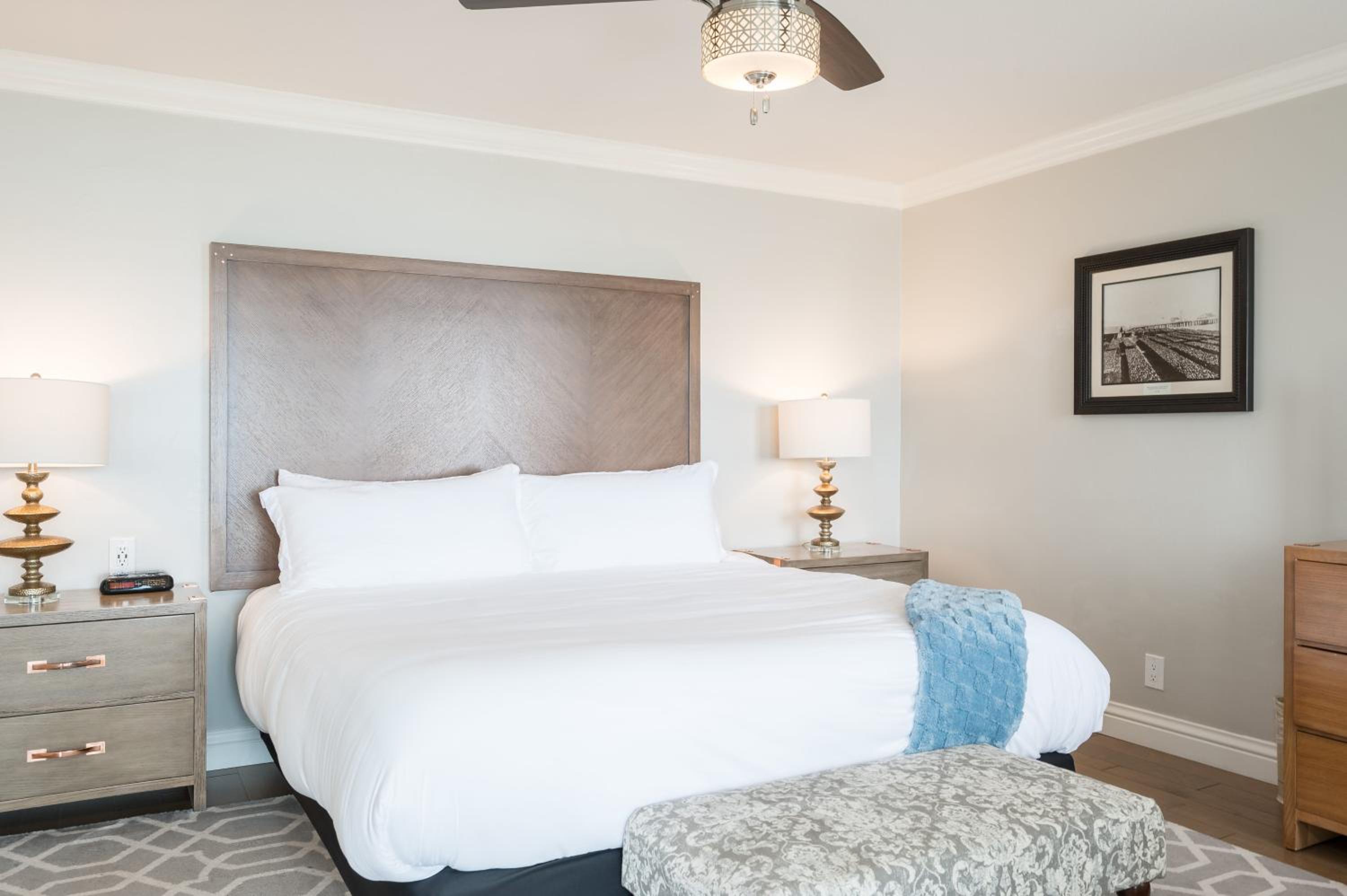 Corner Suite - Non Pet Friendly  - Photo 1