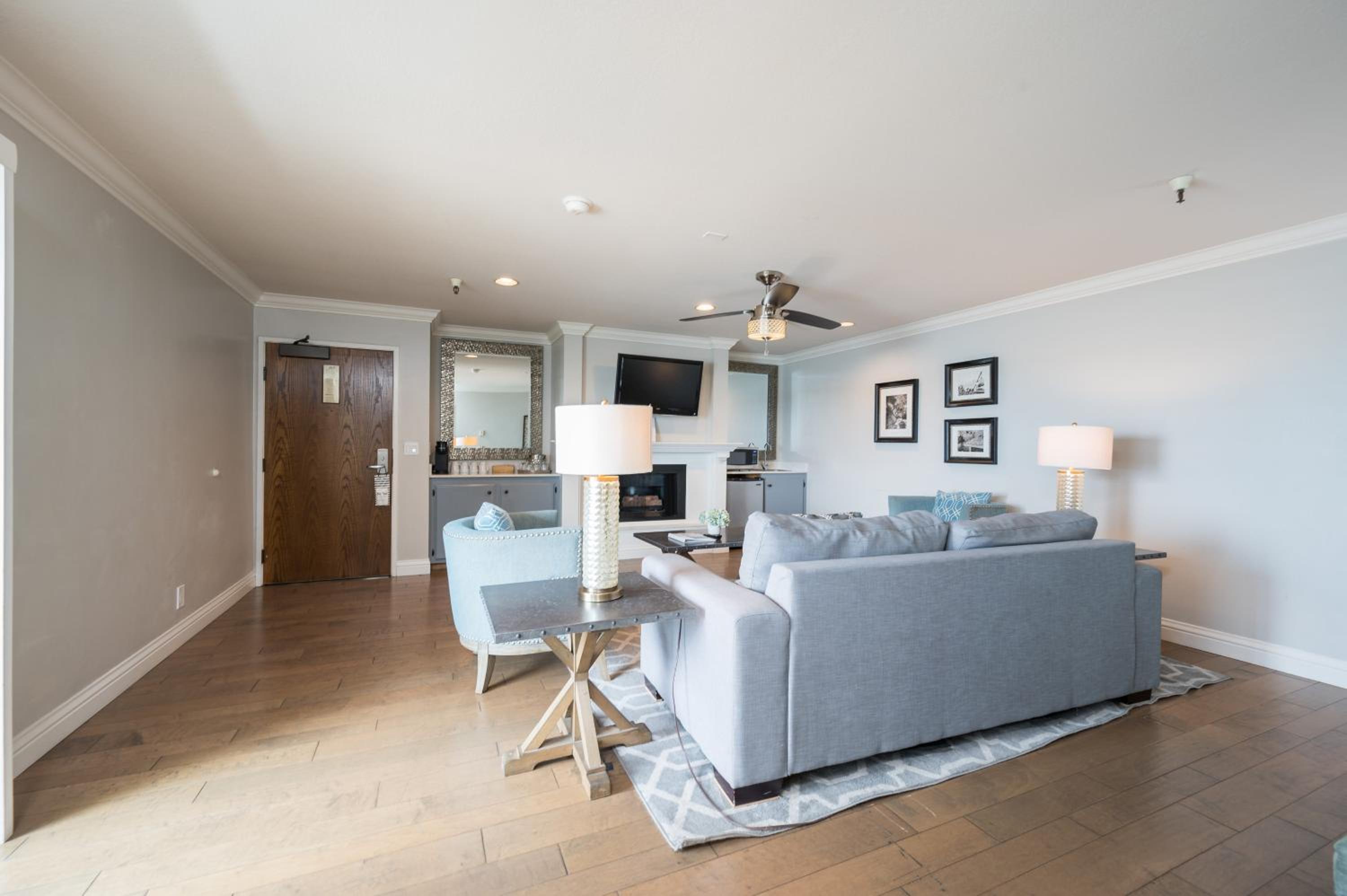 King Suite - Photo 7
