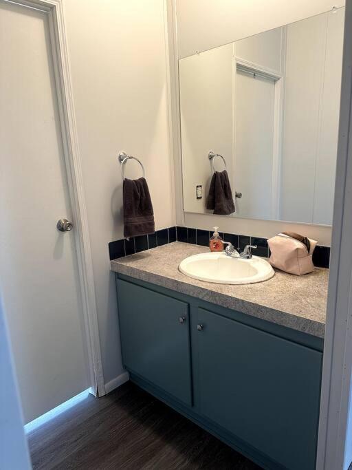 Three-Bedroom House photo 2