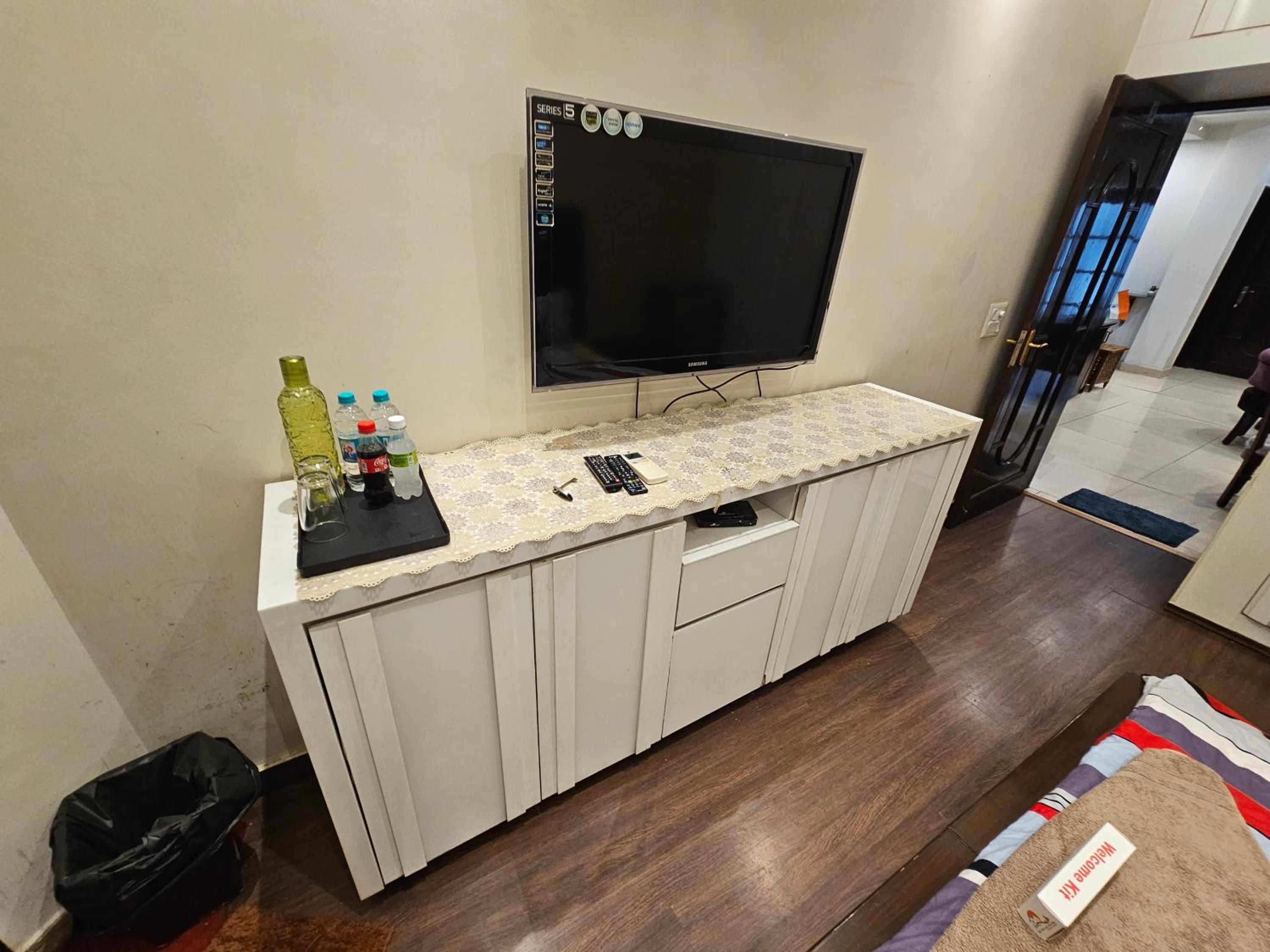 Deluxe Double Room with Balcony - Photo 24