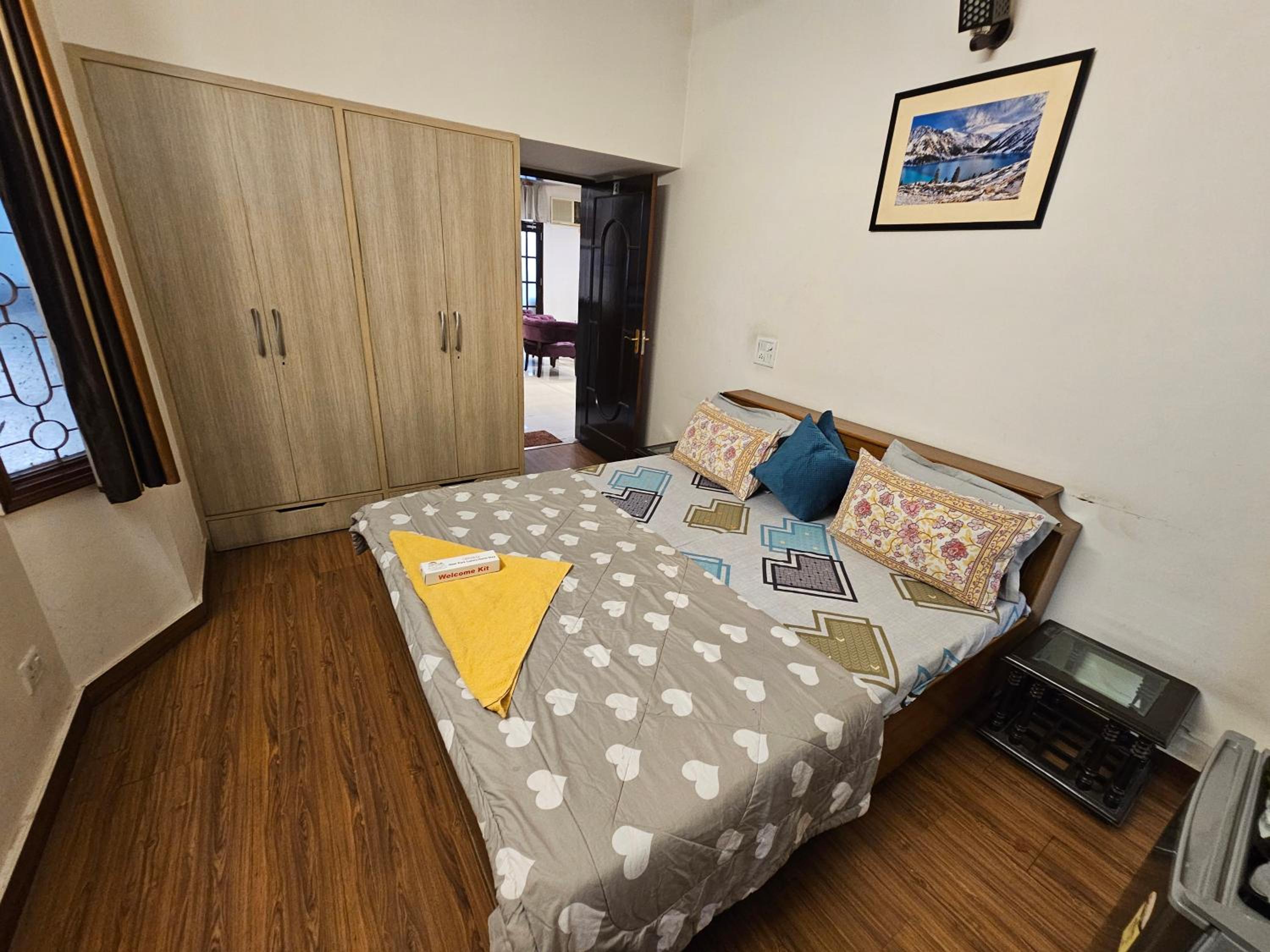 Deluxe Double Room with Balcony - Photo 20